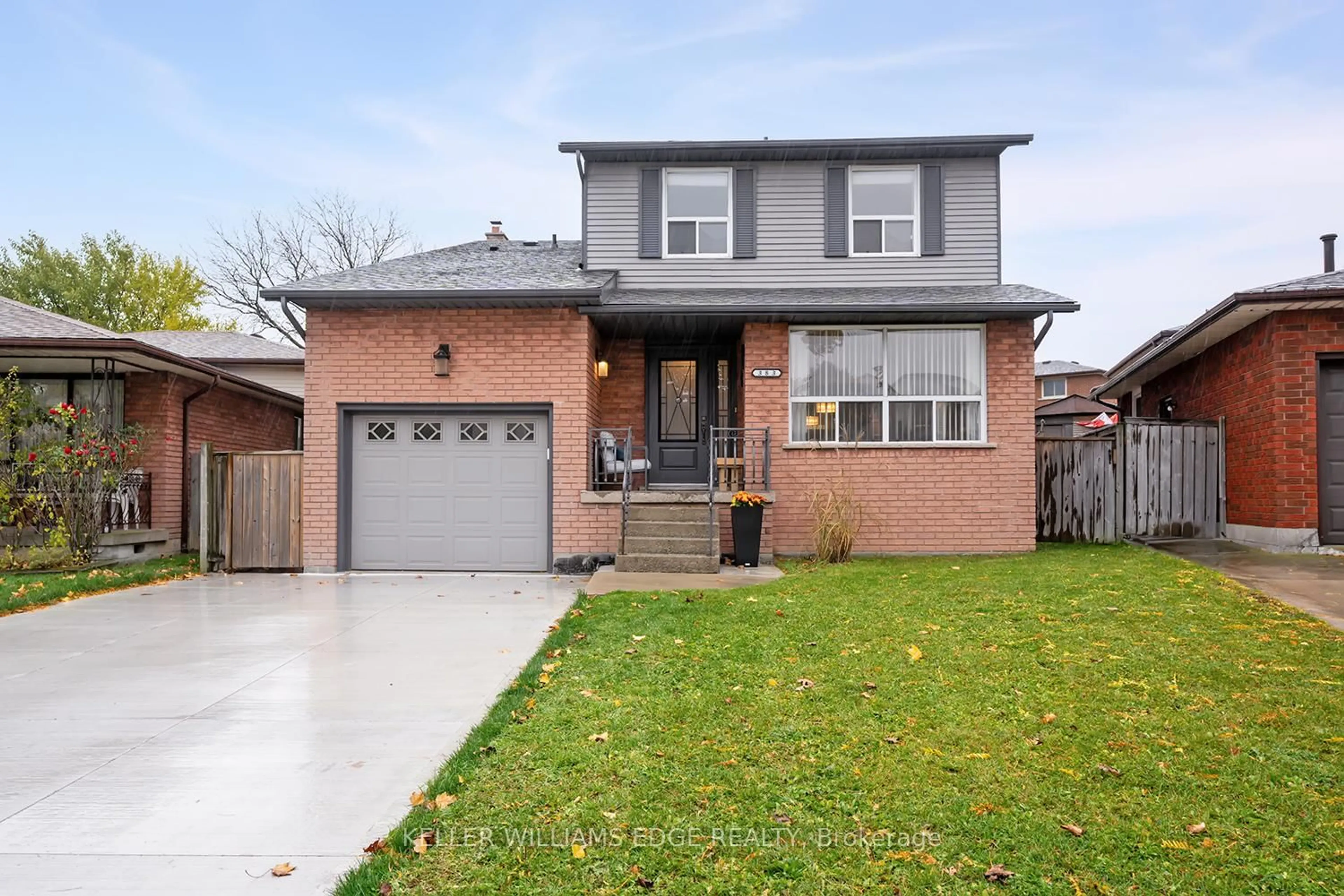 Home with brick exterior material, street for 383 East 24th St, Hamilton Ontario L8V 4W8