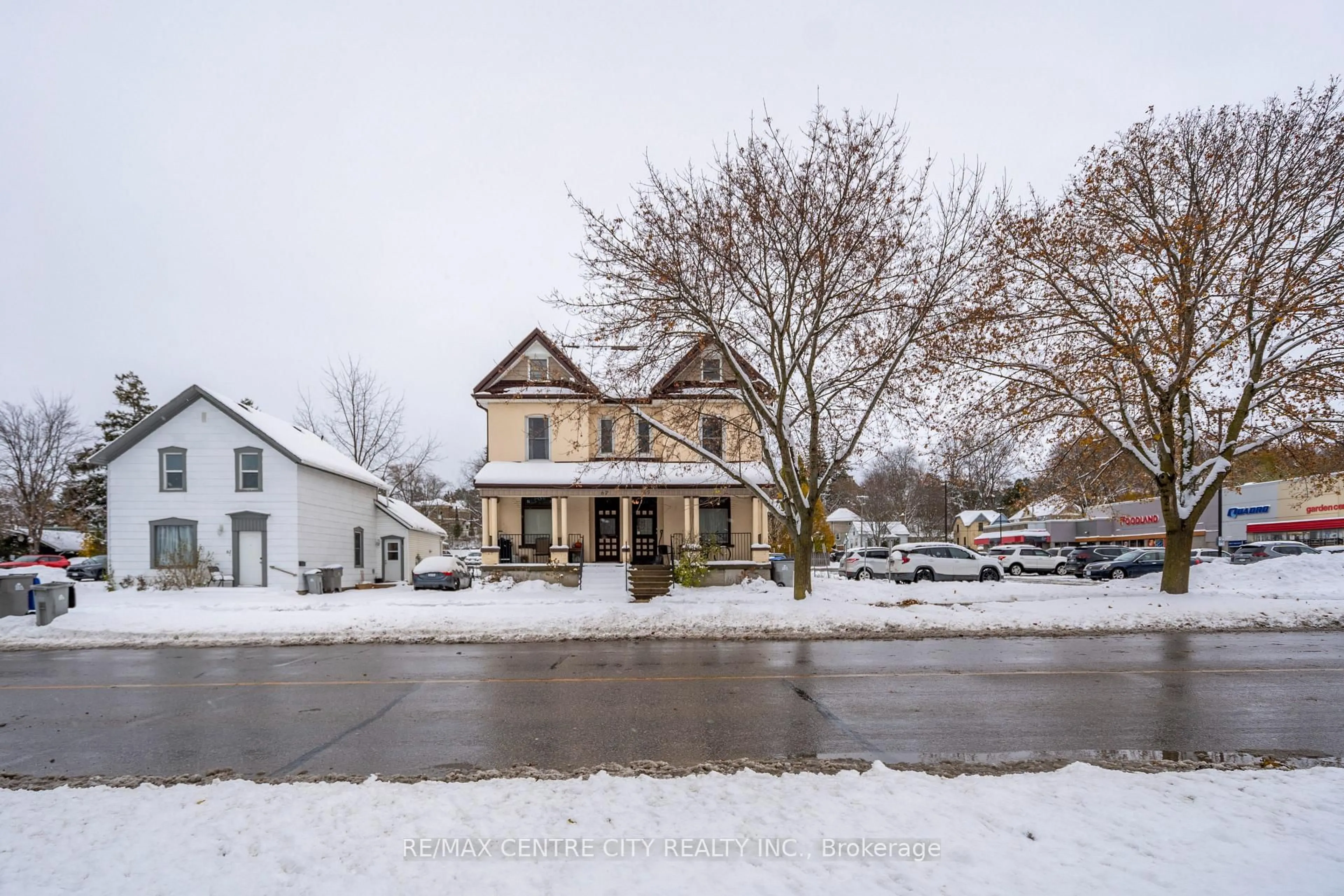 A pic from outside/outdoor area/front of a property/back of a property/a pic from drone, street for 69 Watert St, St. Marys Ontario N4X 1A3