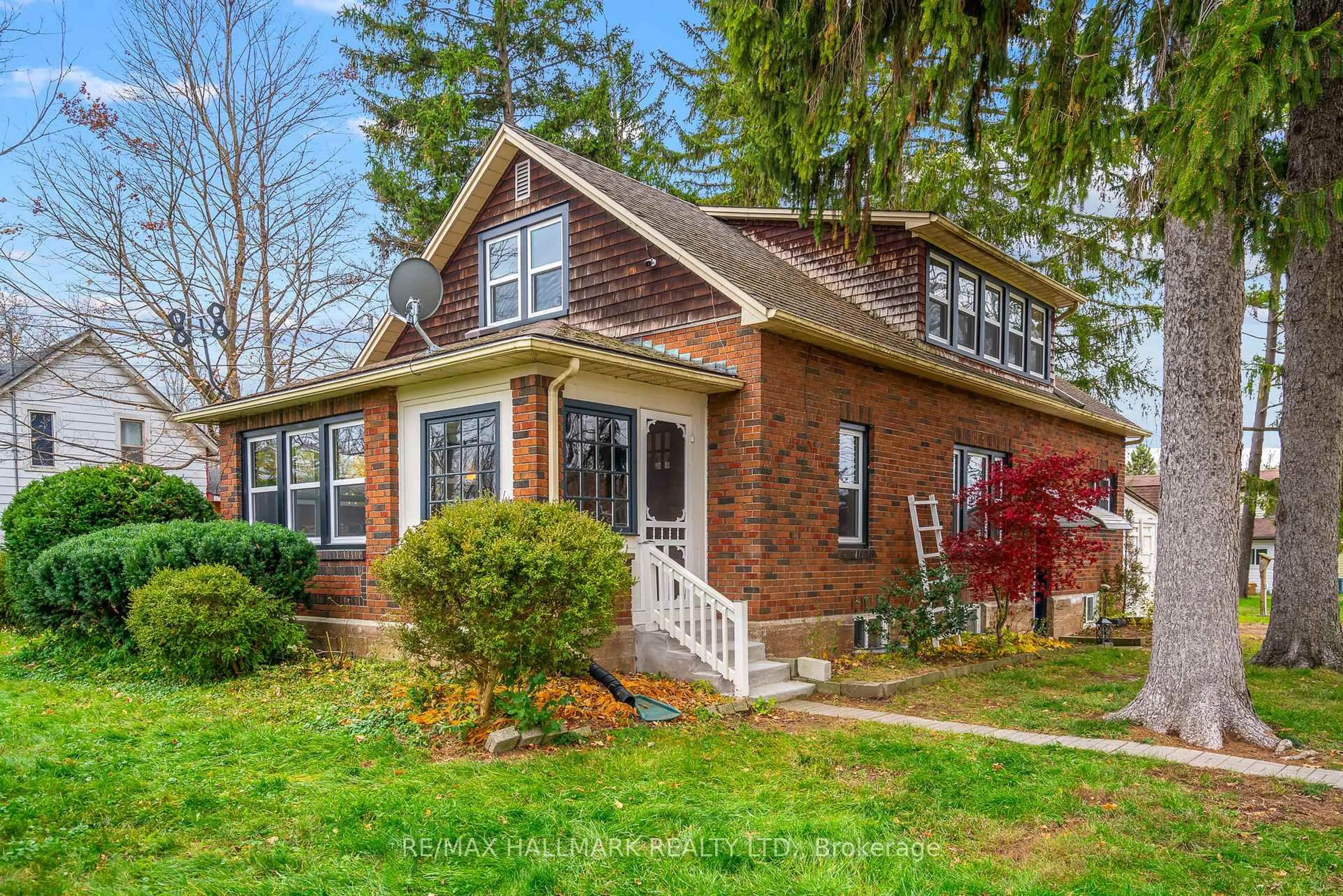 Home with brick exterior material, street for 231 Point Abino Rd, Fort Erie Ontario L0S 1N0