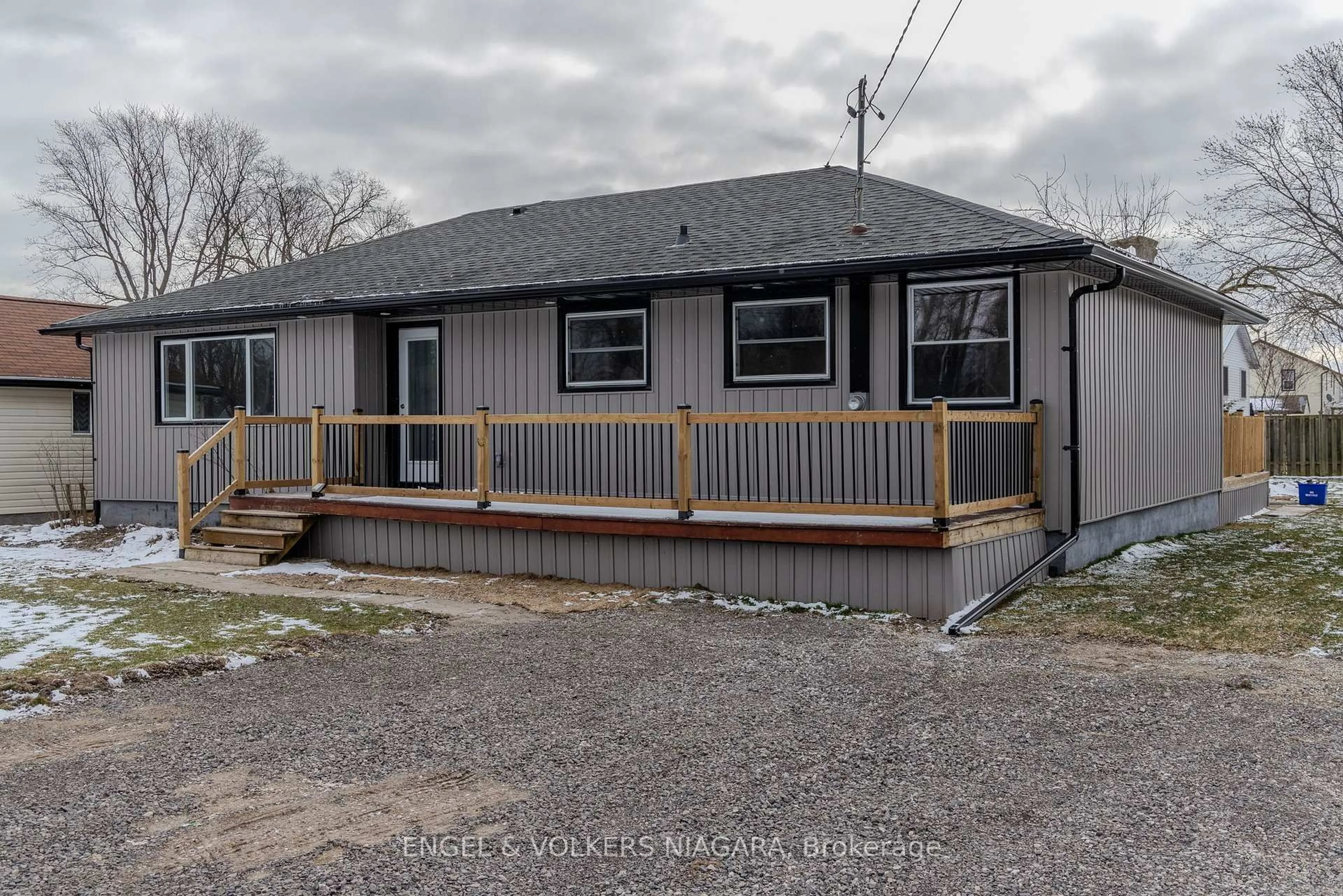 Unknown for 109 Queenston Blvd, Fort Erie Ontario L2A 1K9