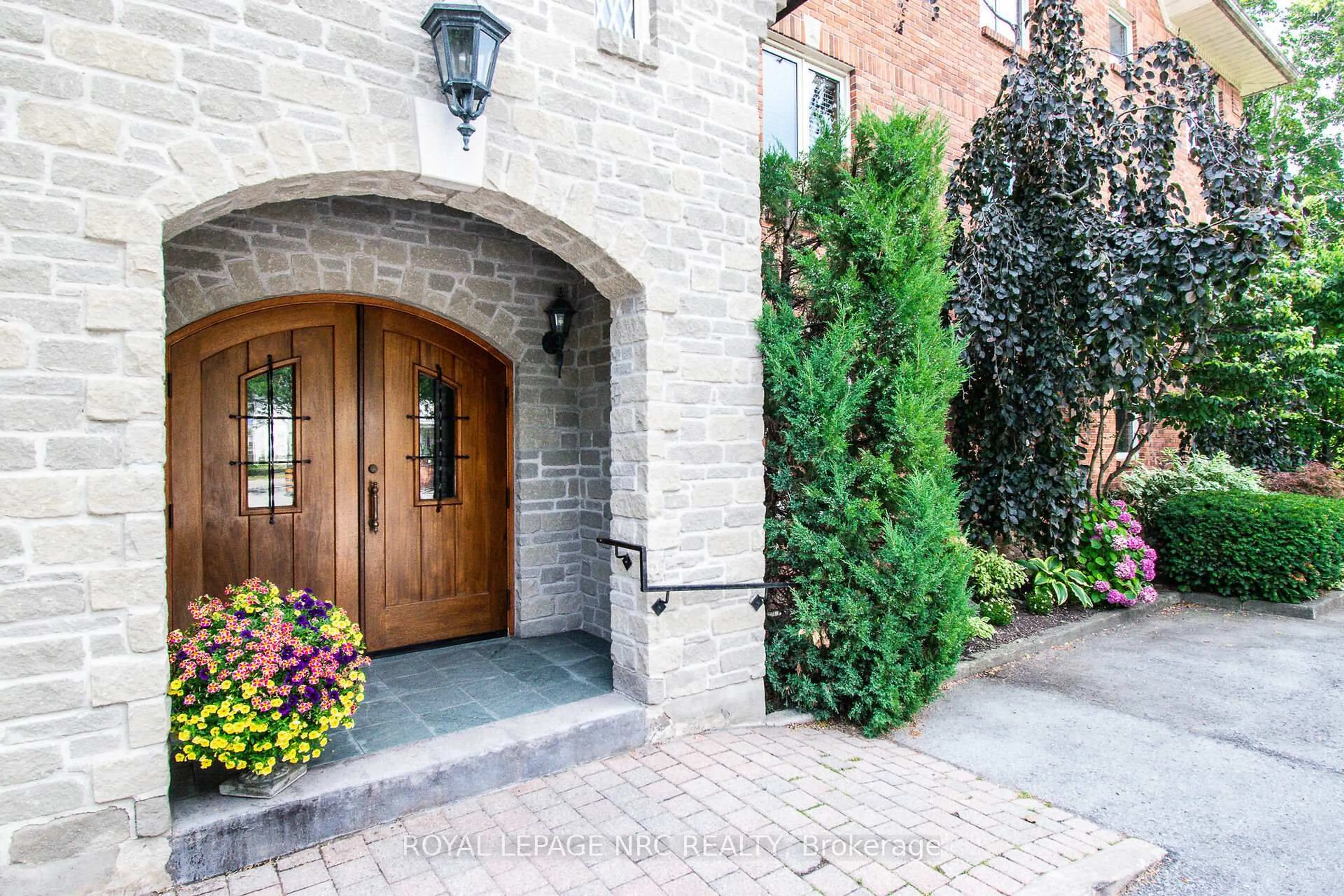 Unknown for 55 Main St #303, St. Catharines Ontario L2N 4T8