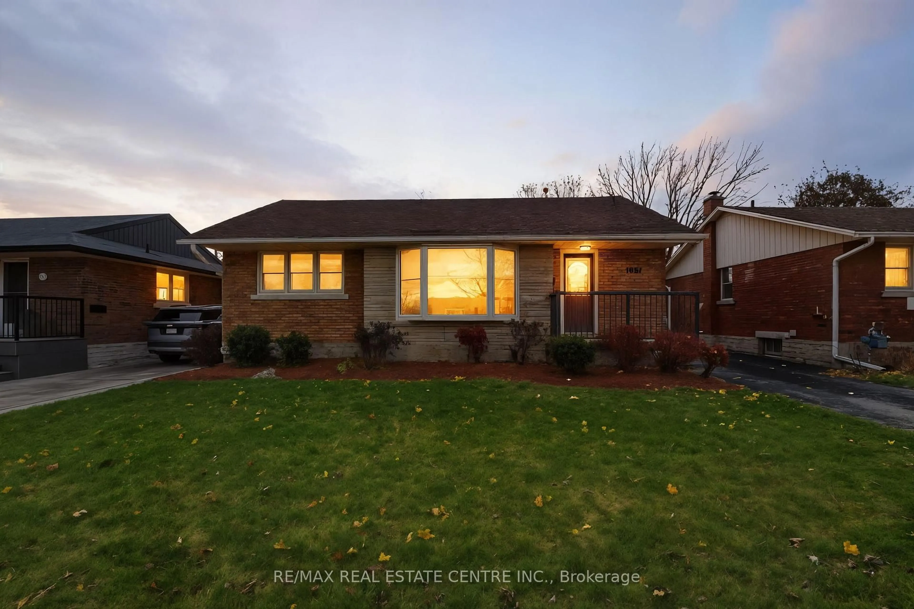 Home with brick exterior material, street for 1057 Clare Ave, Cambridge Ontario N3H 2E2