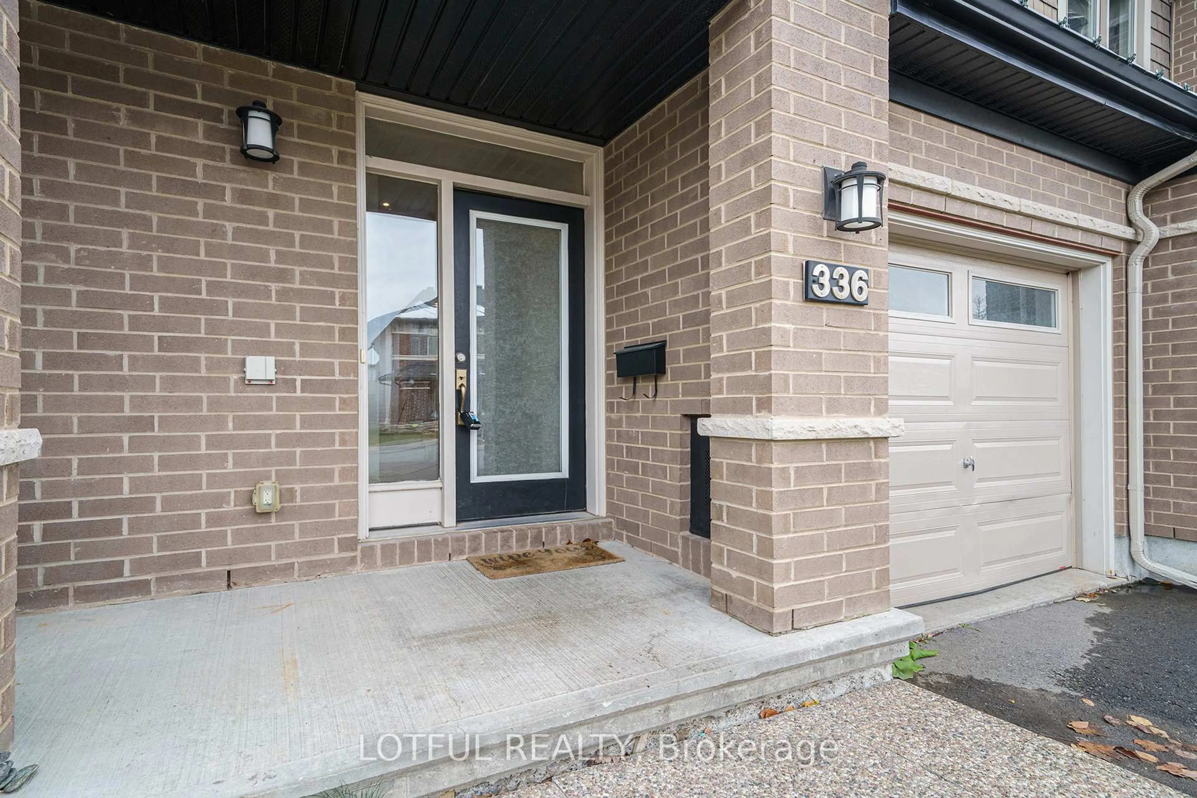 Unknown for 336 Rainrock Cres, Ottawa Ontario K1W 0J6