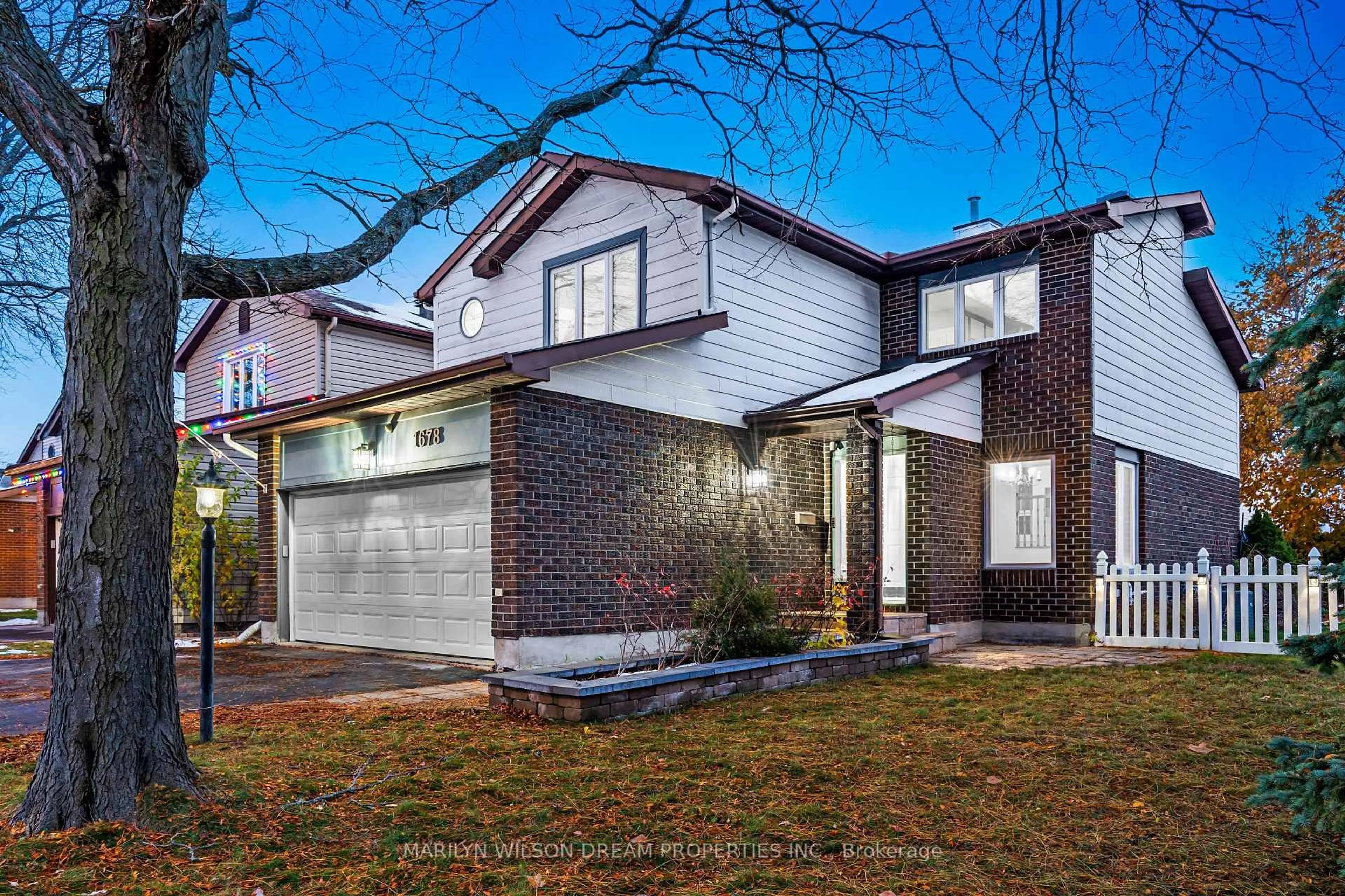 Home with brick exterior material, street for 1678 Smithers Cres, Ottawa Ontario K1C 4W9