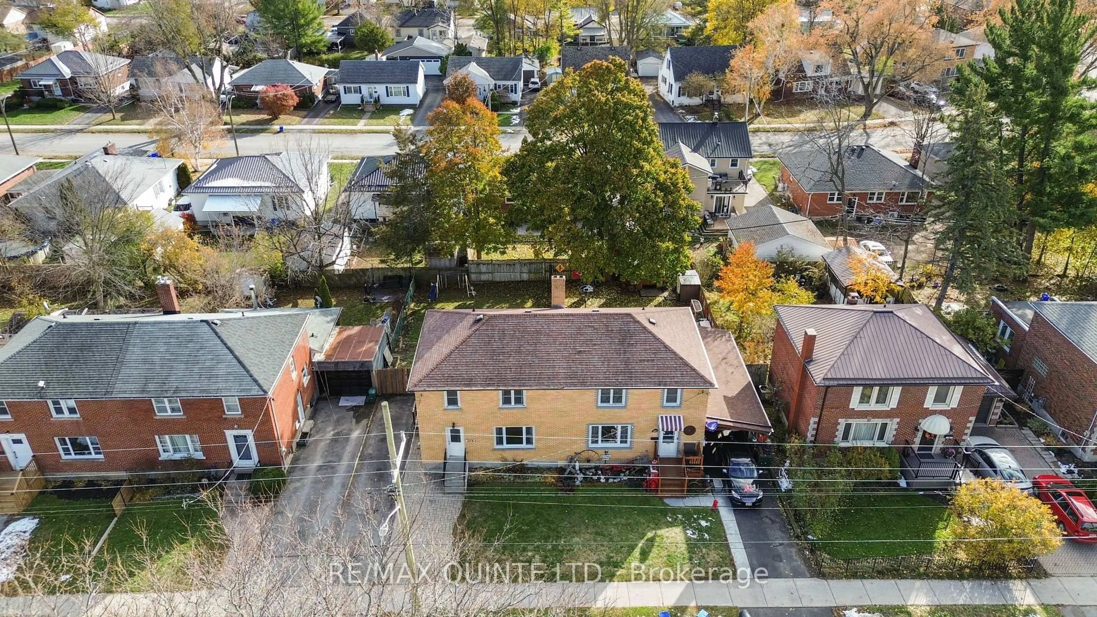A pic from outside/outdoor area/front of a property/back of a property/a pic from drone, street for 329 Bridge St, Belleville Ontario K8N 1P5