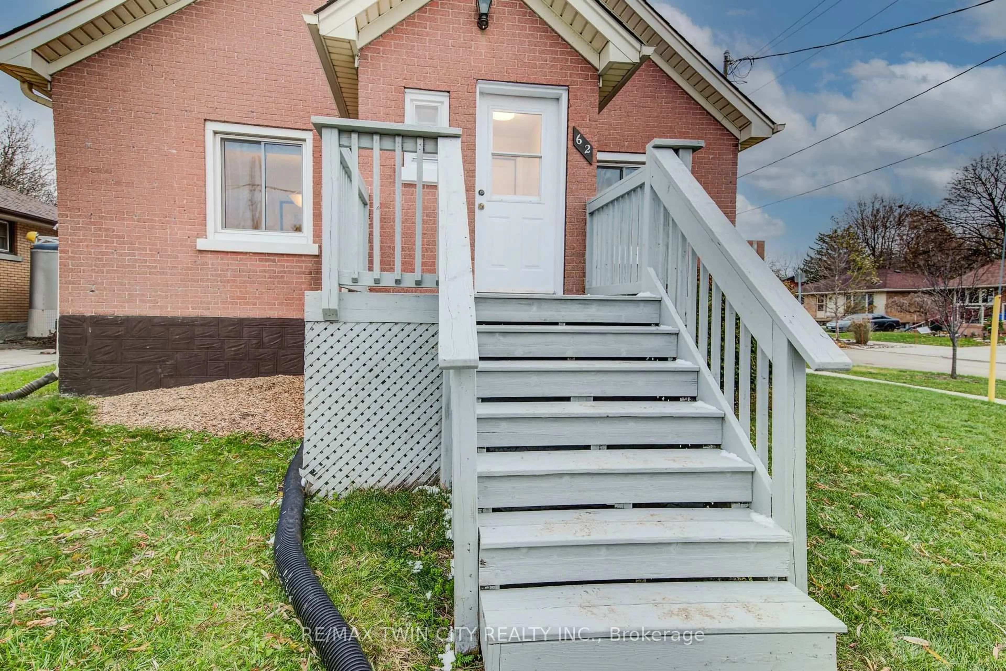 Unknown for 62 Ann St, Waterloo Ontario N2B 1X9