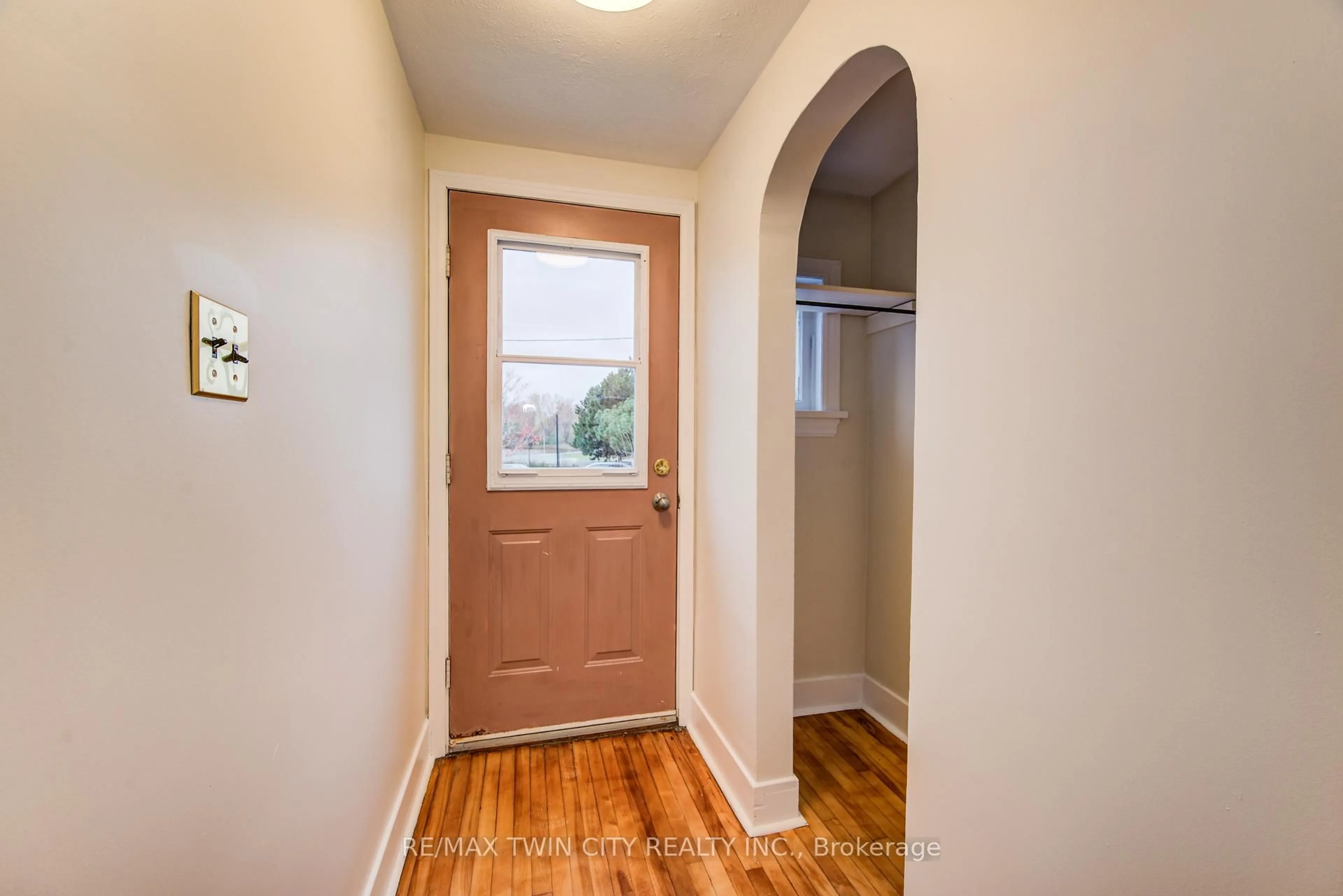 Indoor entryway for 62 Ann St, Waterloo Ontario N2B 1X9