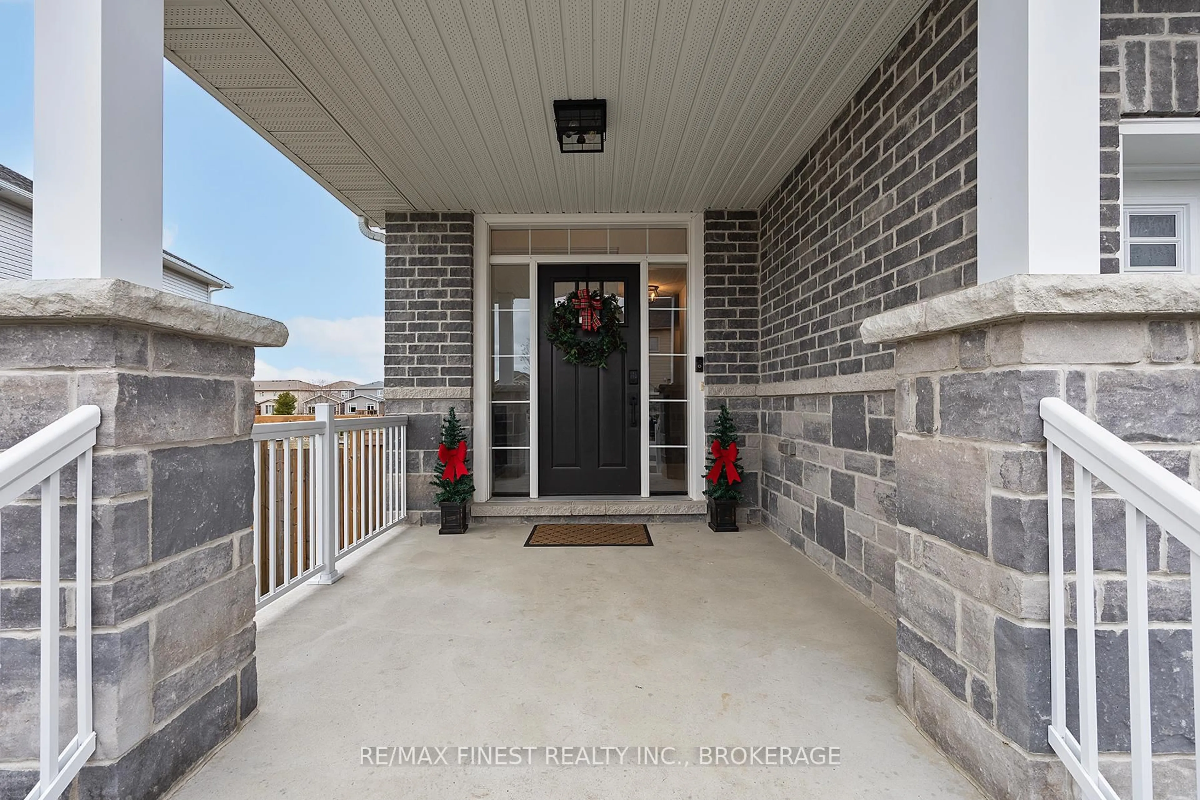 Indoor entryway for 515 Beth Cres, Kingston Ontario K7P 0K9