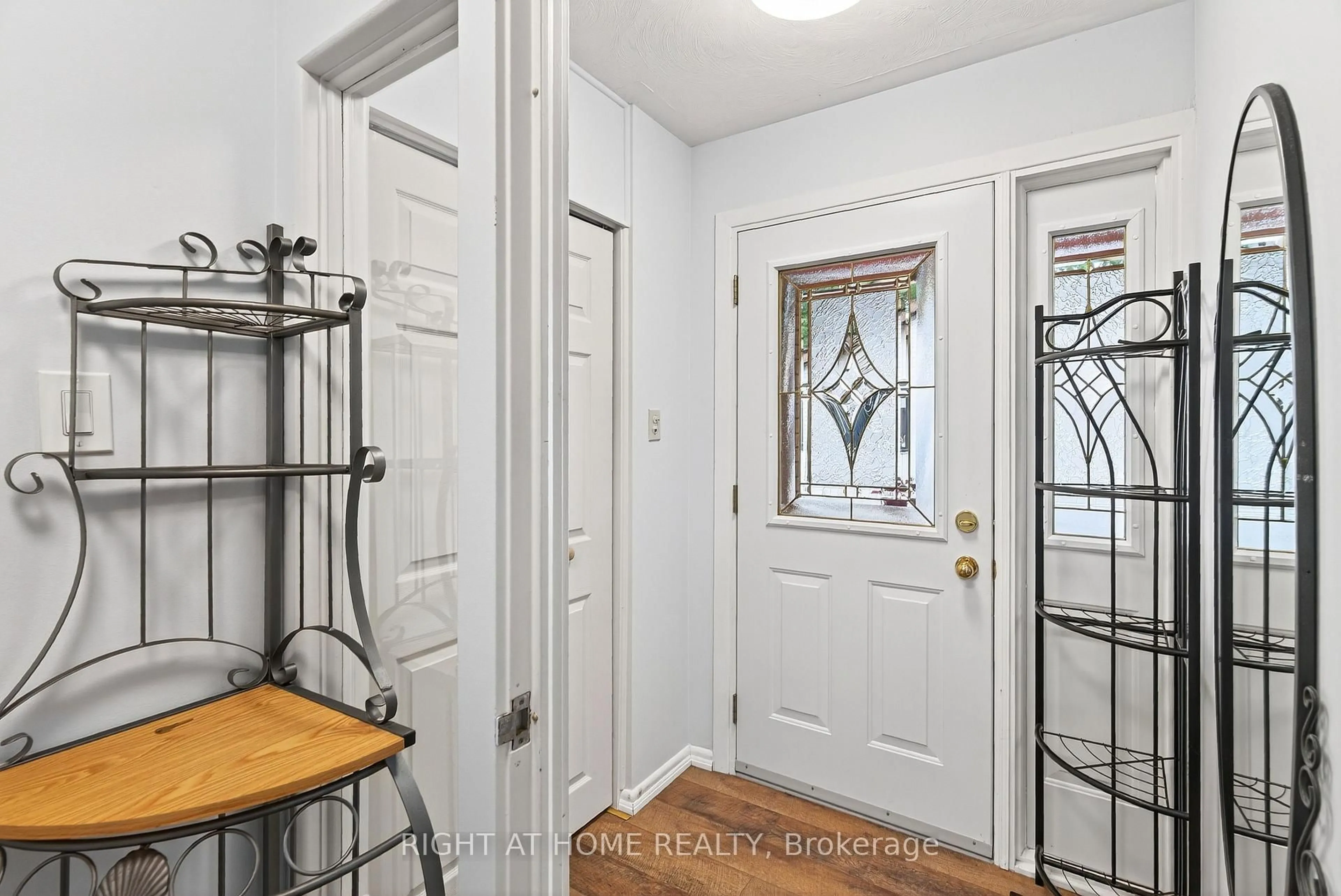 Indoor entryway for 1153 Adirondack Dr, Carleton Place Ontario K2C 2V2