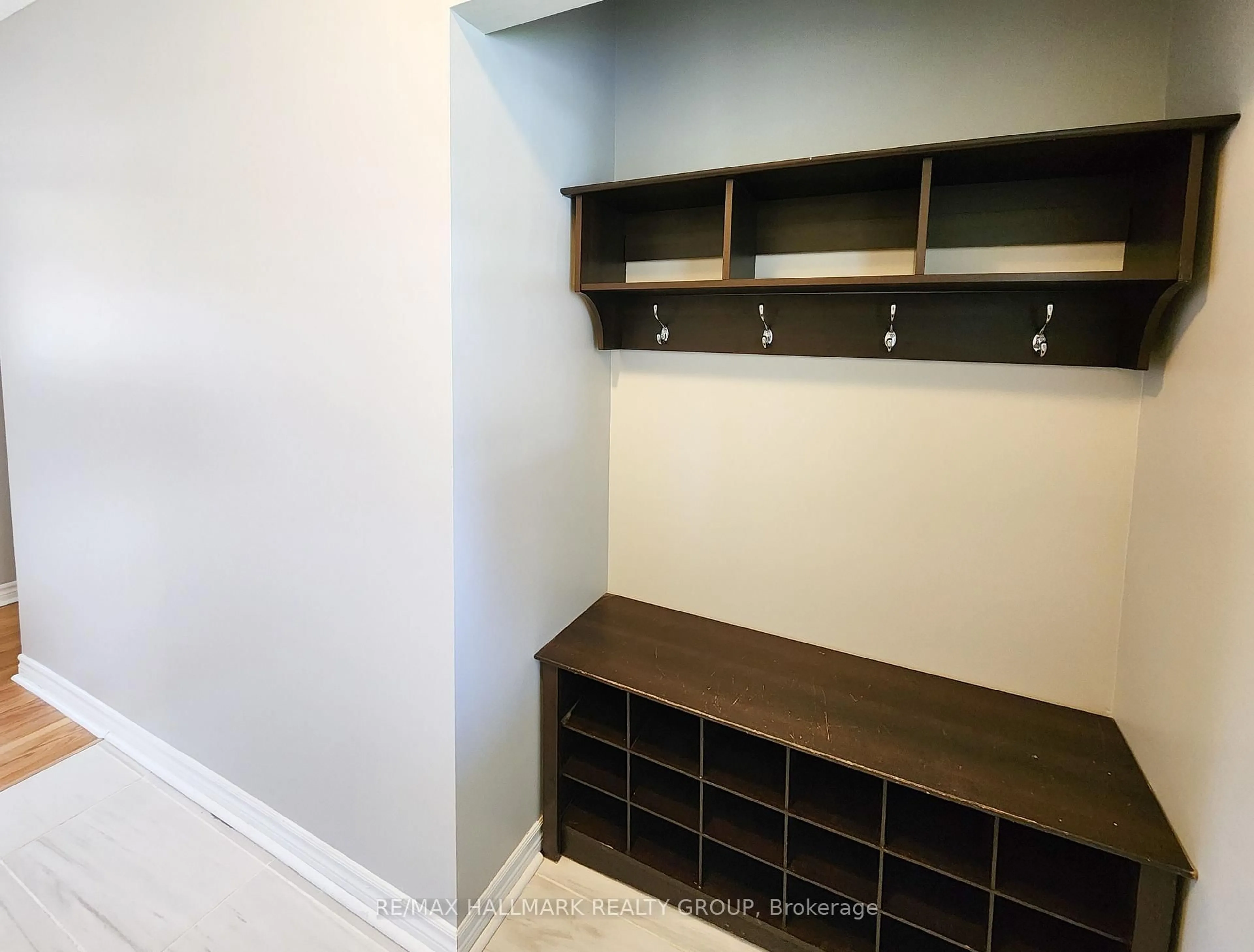 Storage room or clothes room or walk-in closet for 14 Roberta Cres, Barrhaven Ontario K2J 1G6