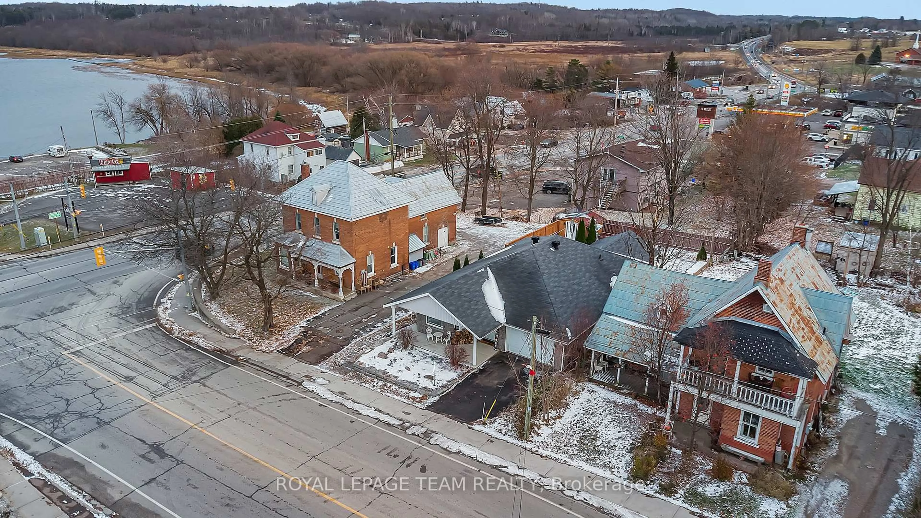 A pic from outside/outdoor area/front of a property/back of a property/a pic from drone, unknown for 7 Main St, Cobden Ontario K0J 1K0