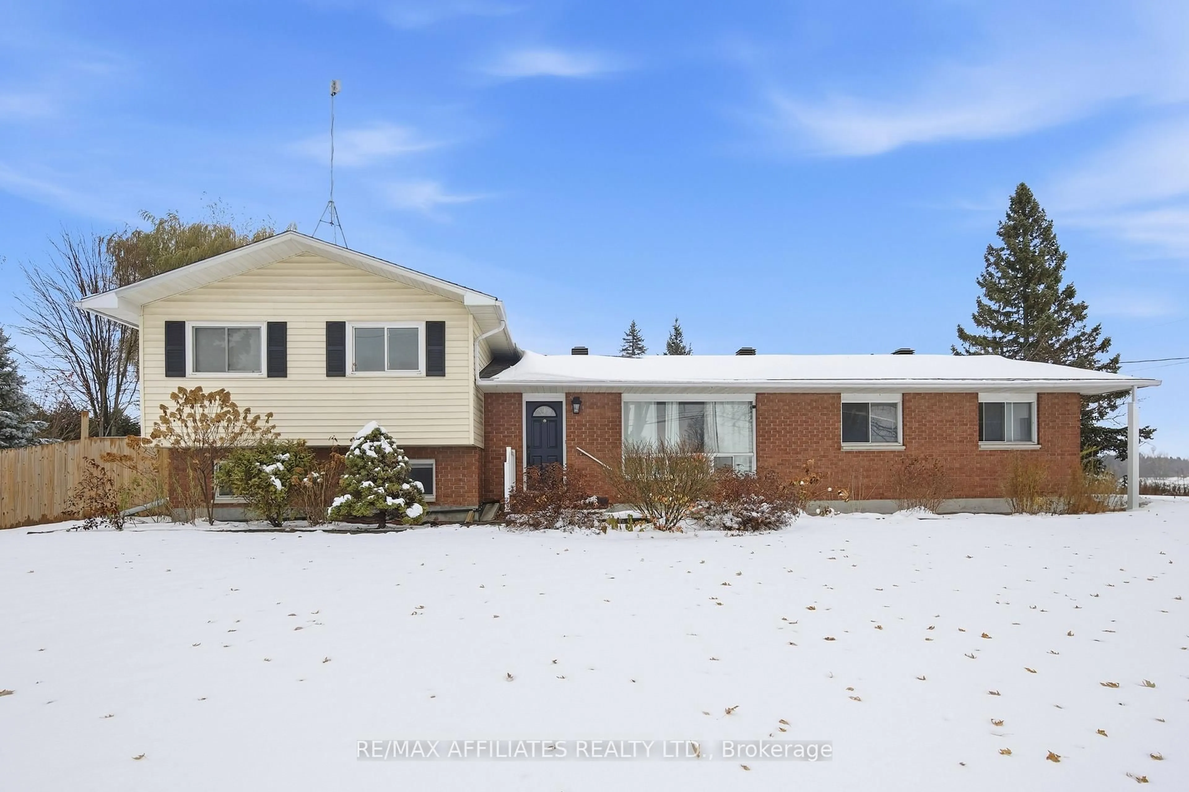 Home with brick exterior material, unknown for 328 Kelly-Jordan Rd, Smiths Falls Ontario K7A 4S7