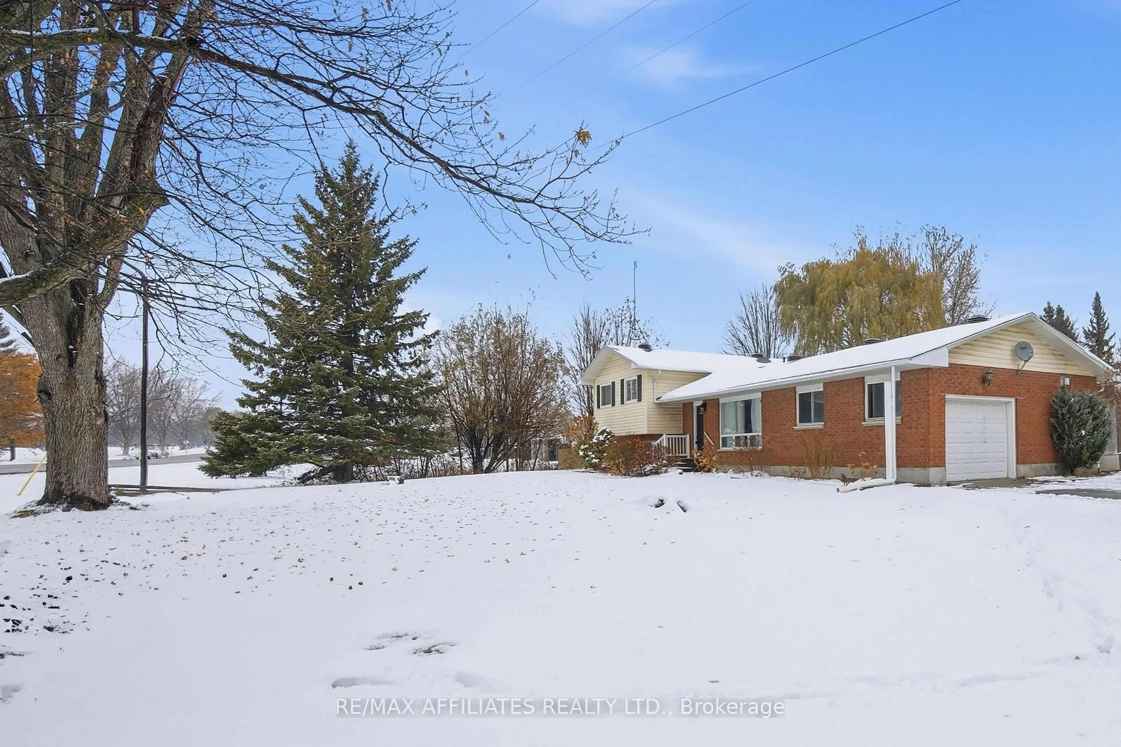 A pic from outside/outdoor area/front of a property/back of a property/a pic from drone, unknown for 328 Kelly-Jordan Rd, Smiths Falls Ontario K7A 4S7