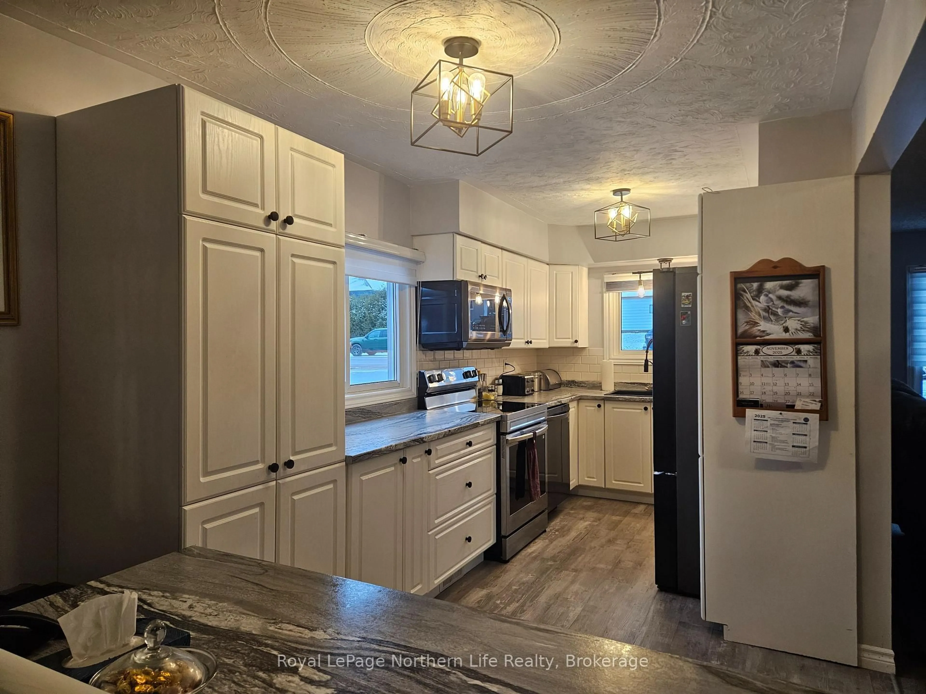 Open concept kitchen, ceramic/tile floor for 431 BRYDGES St, Mattawa Ontario P0H 1V0