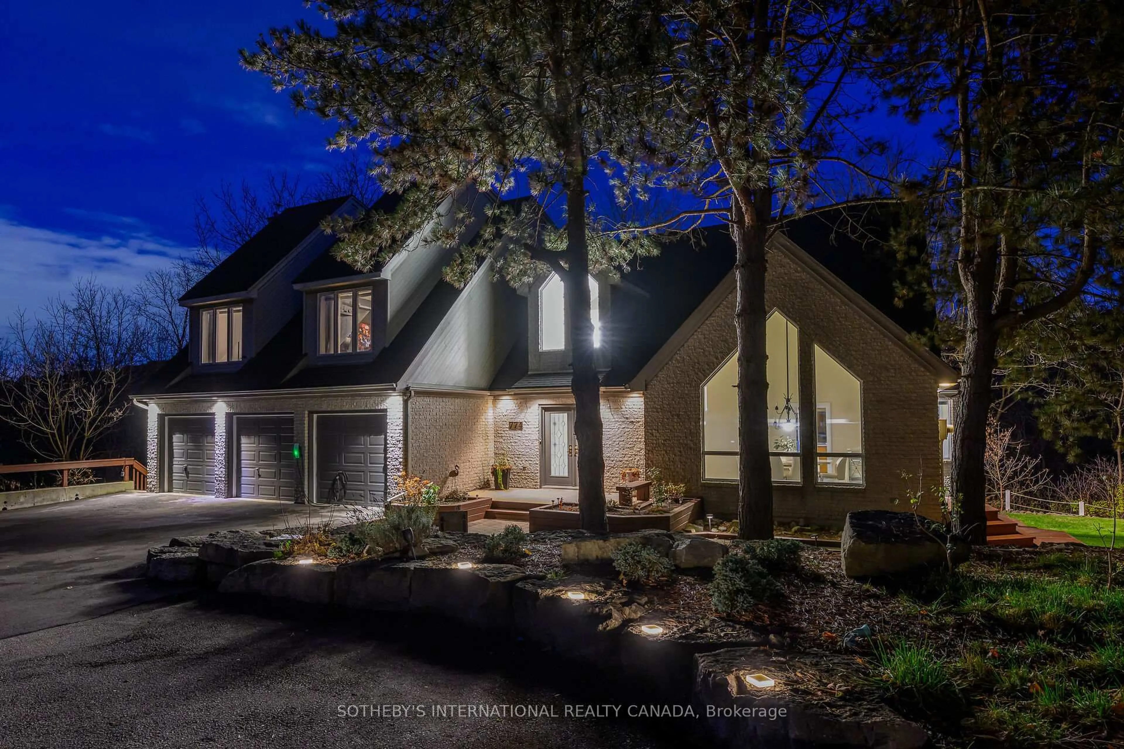 Unknown for 774 Old Dundas Rd, Hamilton Ontario L9H 5E3