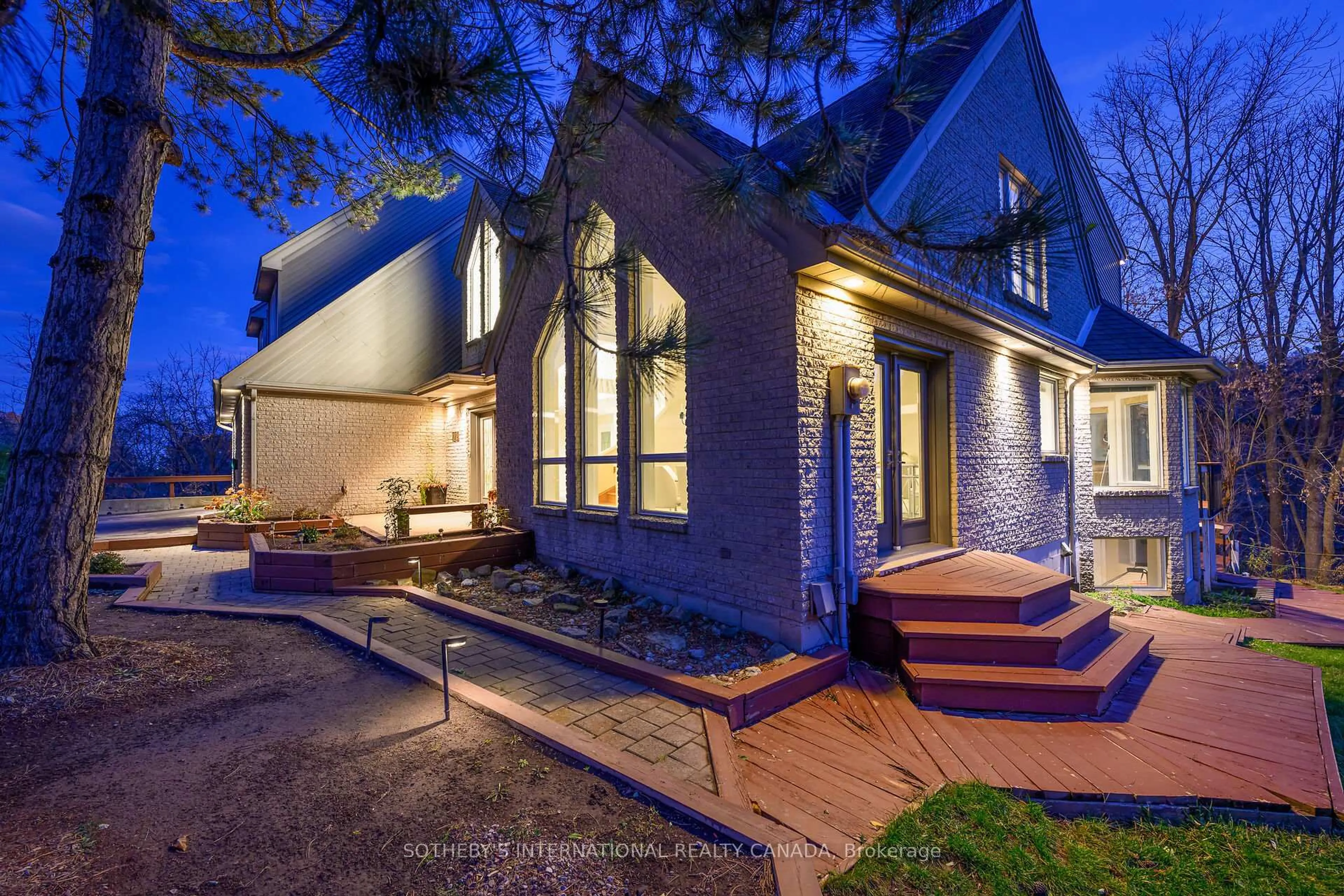 Home with brick exterior material, street for 774 Old Dundas Rd, Hamilton Ontario L9H 5E3