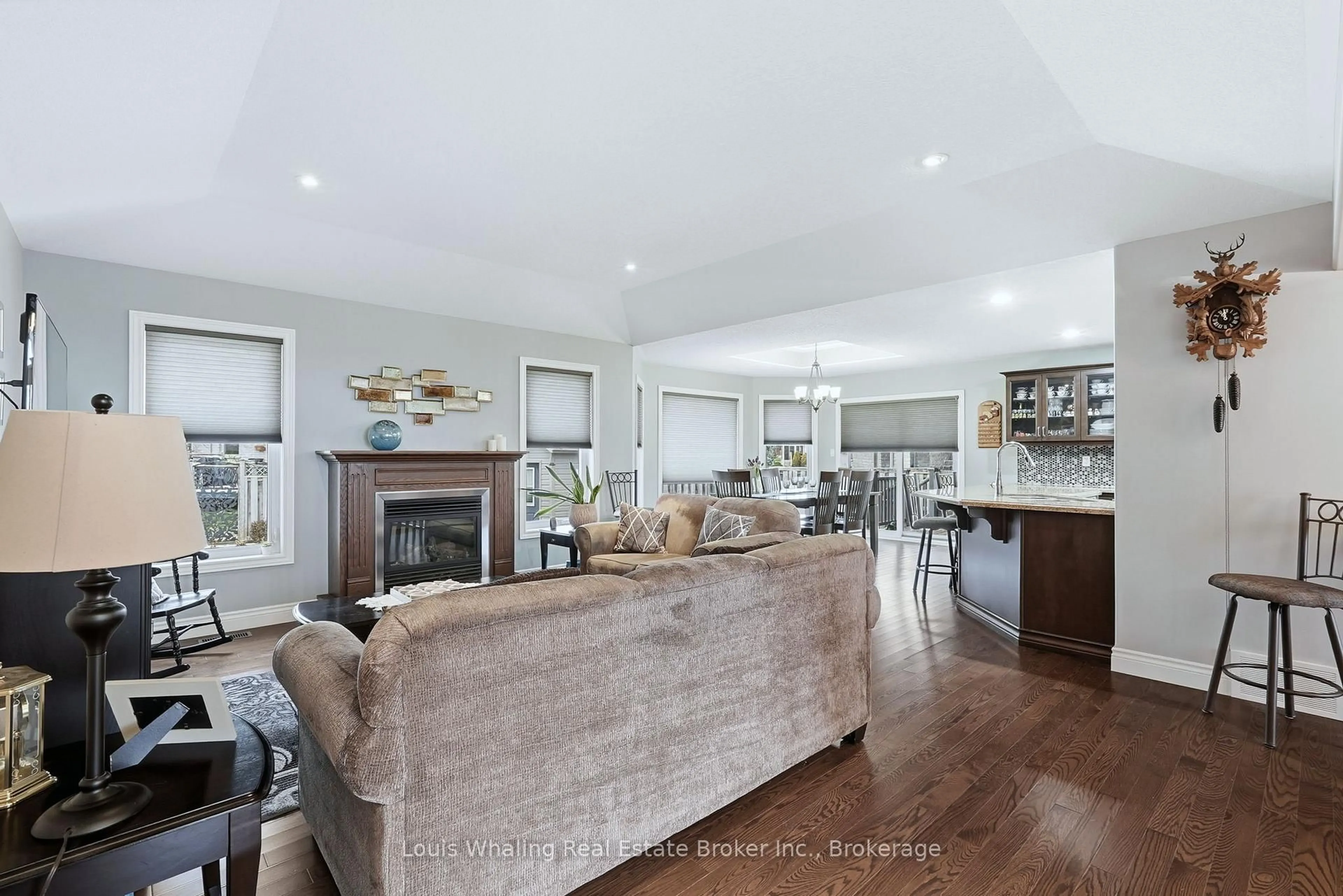 Unknown for 405 2nd St, Hanover Ontario N4N 3T9