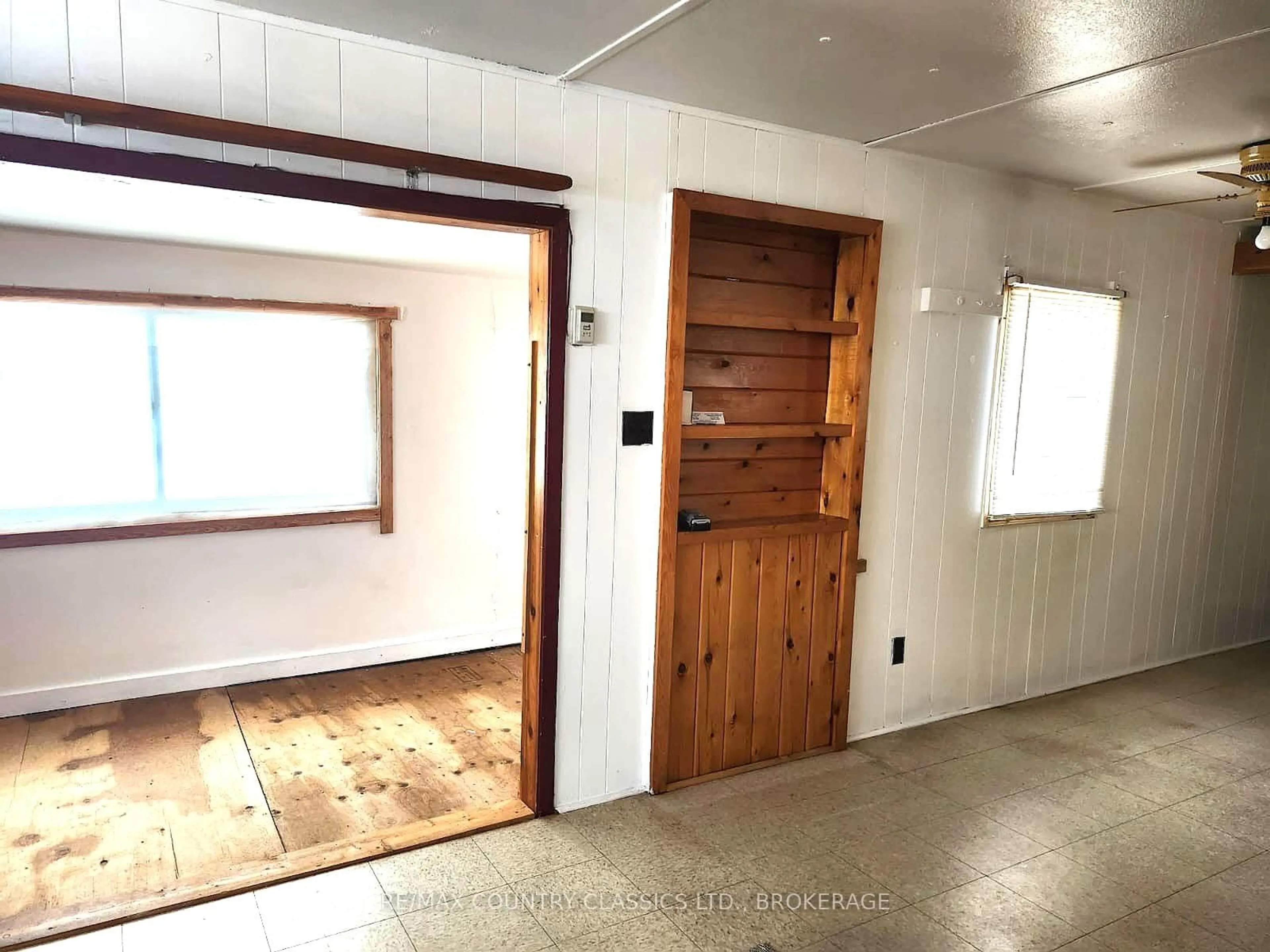 Indoor entryway for 605 Slate Falls Rd, Denbigh Ontario K0H 1L0