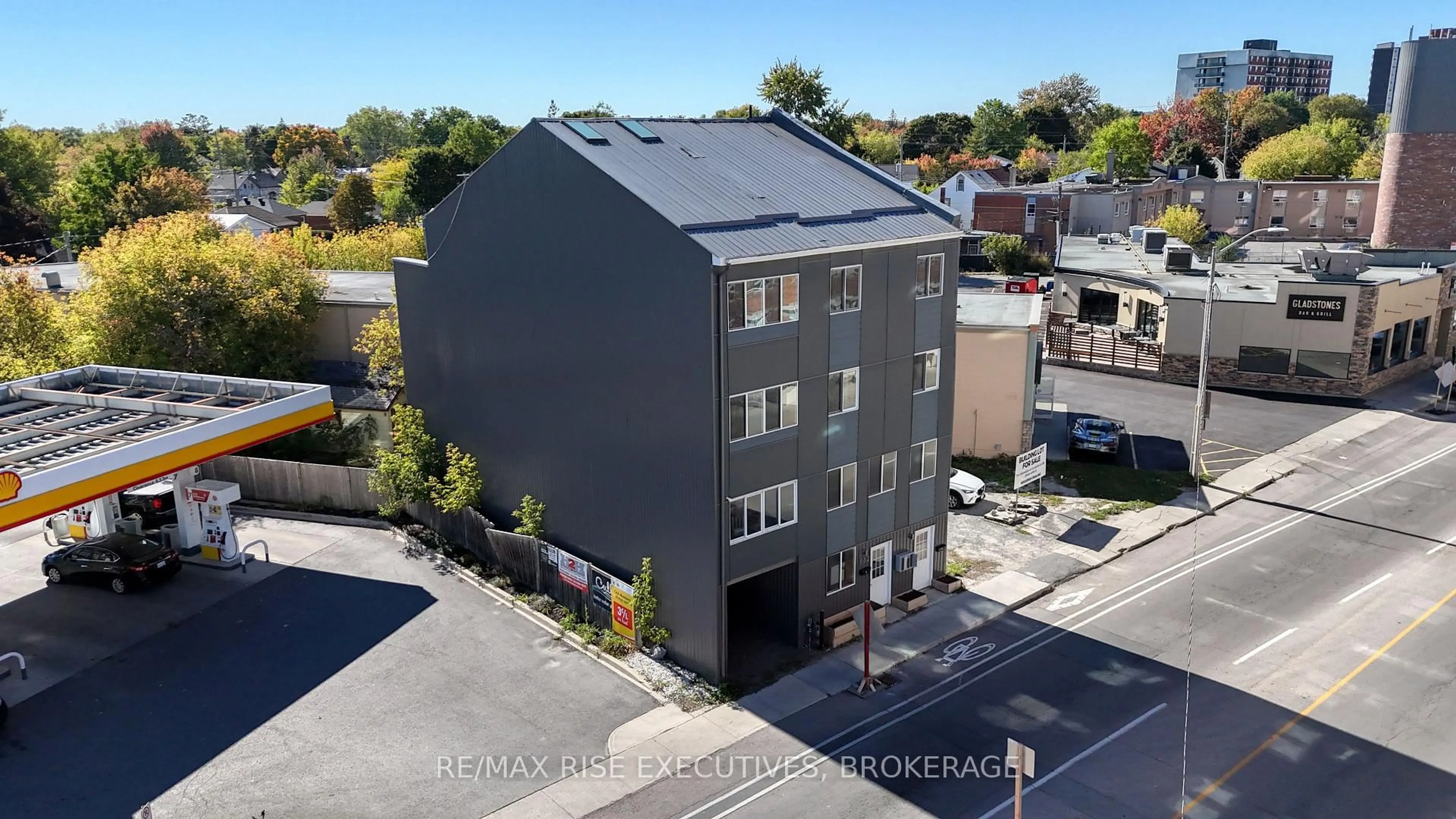 A pic from outside/outdoor area/front of a property/back of a property/a pic from drone, building for 682 Princess St, Kingston Ontario K7L 1E7