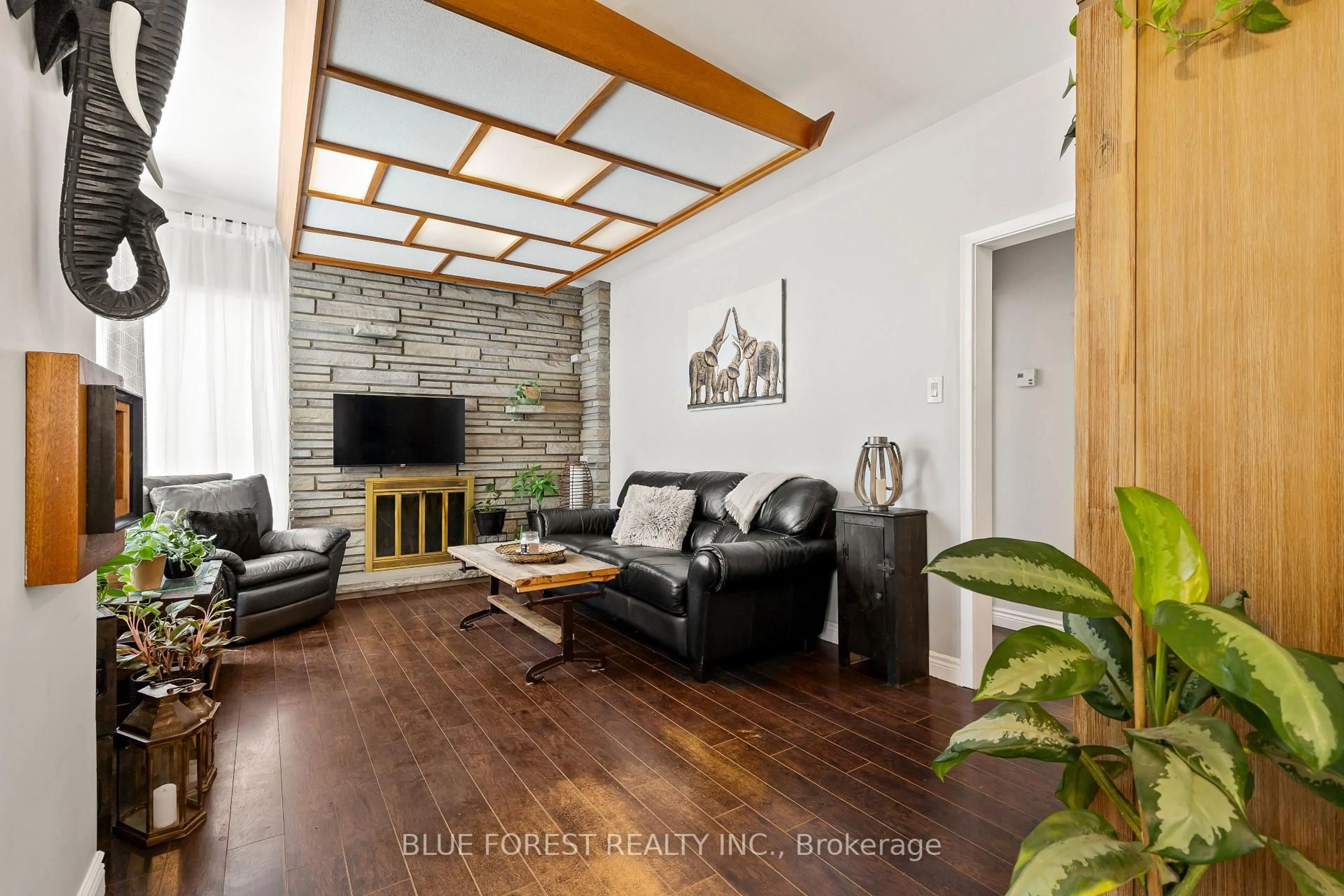 Living room with furniture, unknown for 265 Clarke Rd, London East Ontario N5W 5E7