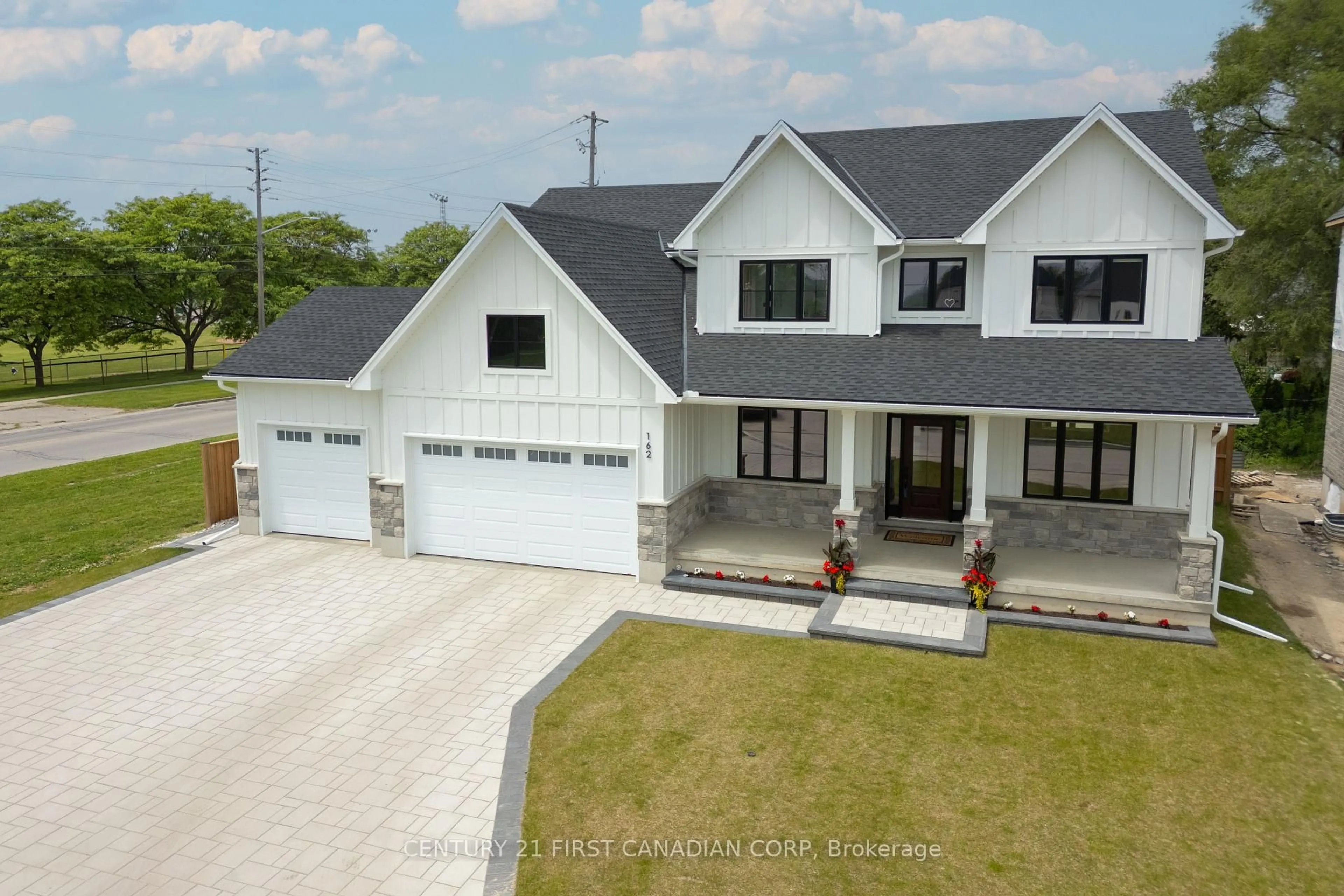 A pic from outside/outdoor area/front of a property/back of a property/a pic from drone, street for 162 Princeton Terr, London South Ontario N6K 0L5
