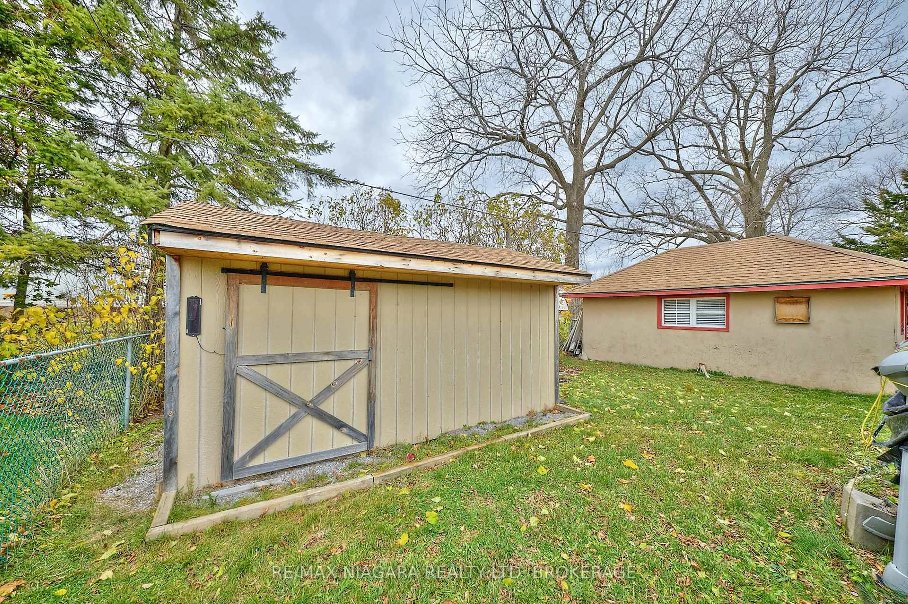 Shed for 497 Clarence St, Port Colborne Ontario L3K 3H3