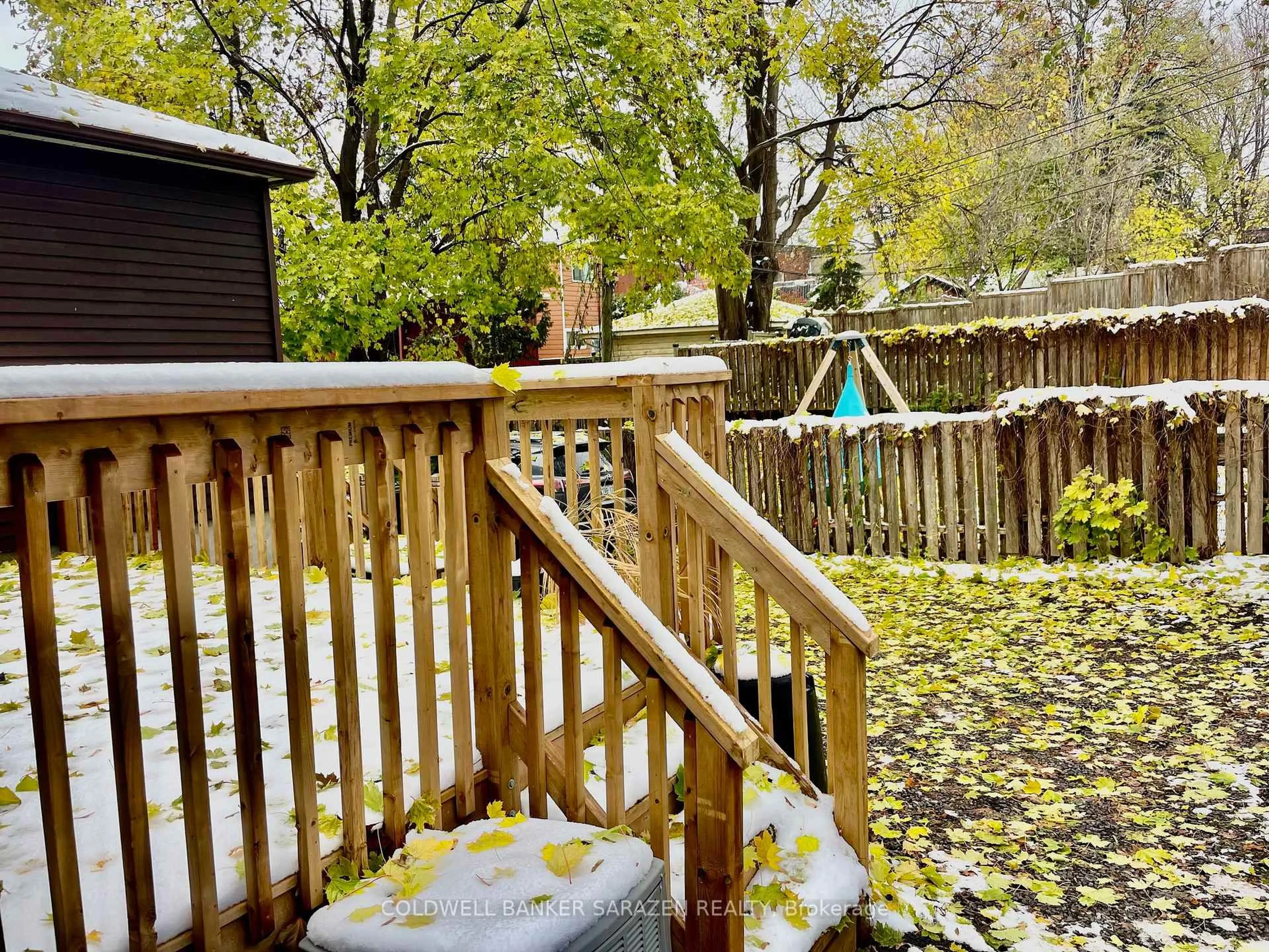 Patio, forest/trees view for 5 EDGAR St, Ottawa Ontario K1Y 3L4