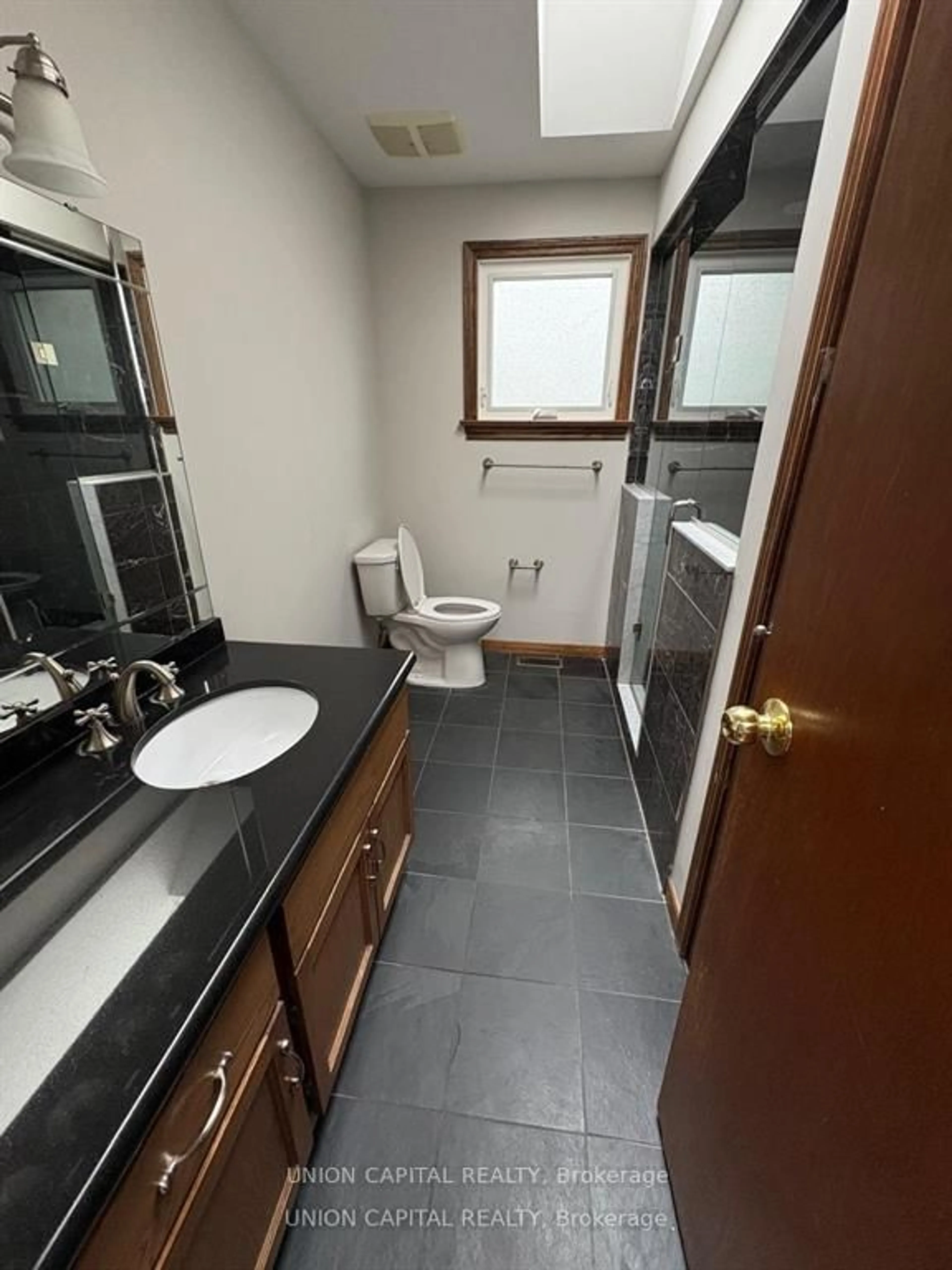 Standard bathroom, ceramic/tile floor for 38 Ward Ave, Hamilton Ontario L8S 2E6