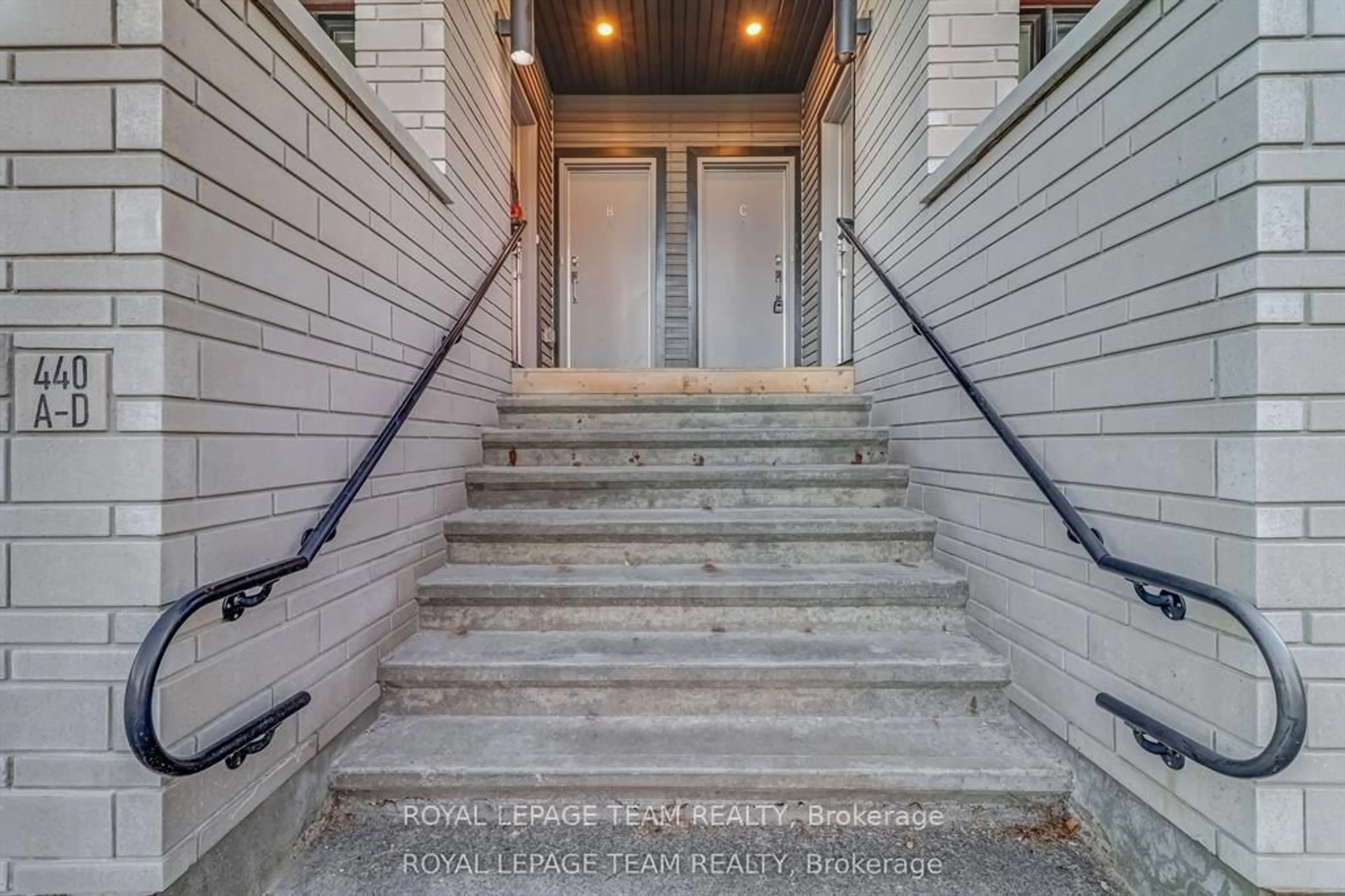 Stairs for 440 Via Verona Ave #C, Ottawa Ontario K2J 6B3