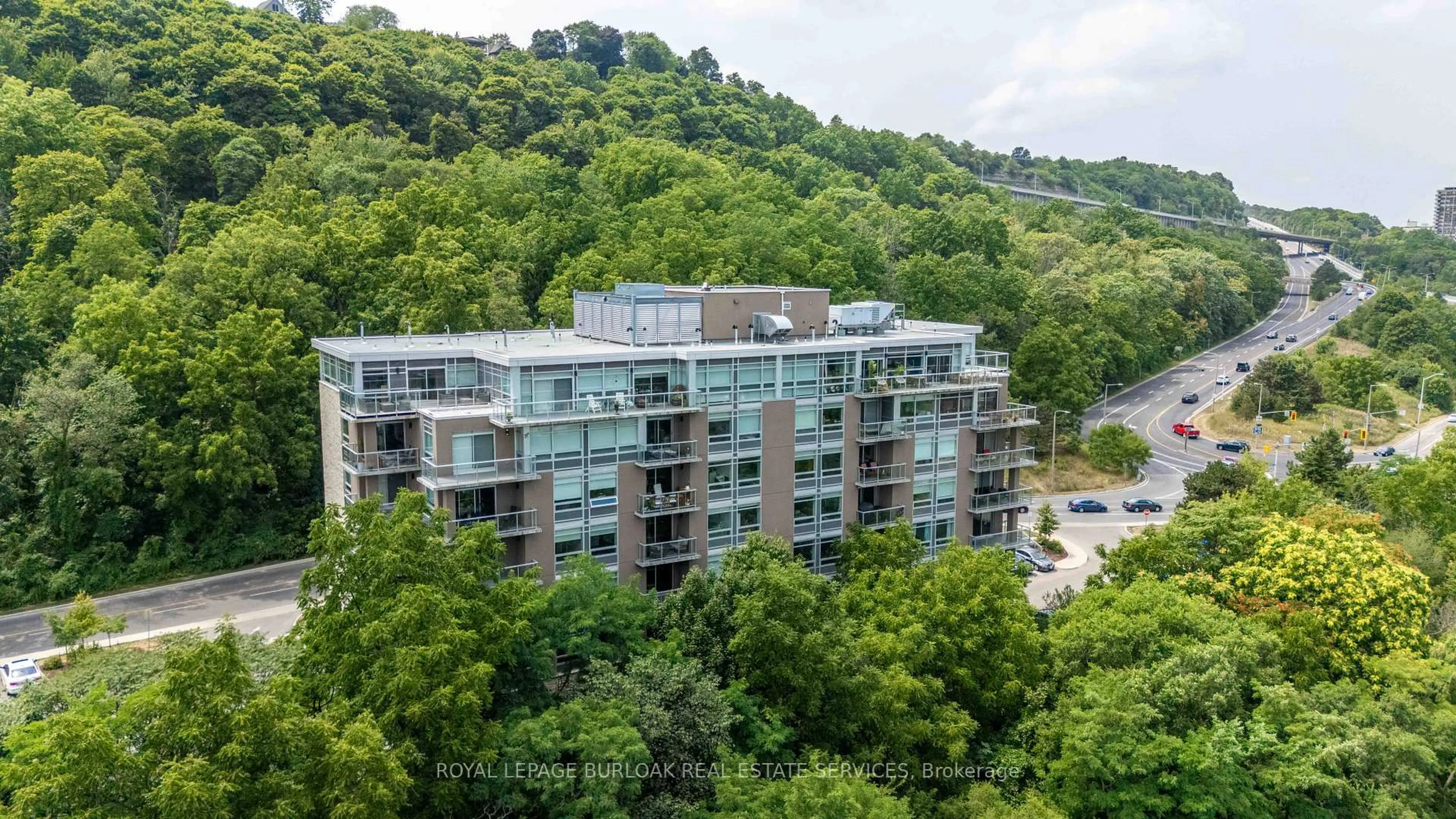 A pic from outside/outdoor area/front of a property/back of a property/a pic from drone, city buildings view from balcony for 455 Charlton Ave #306, Hamilton Ontario L8N 0B2