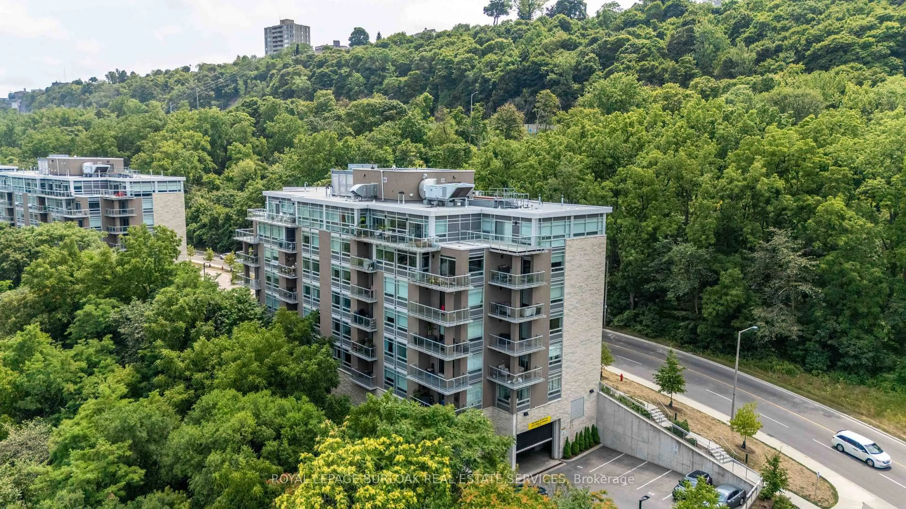 A pic from outside/outdoor area/front of a property/back of a property/a pic from drone, city buildings view from balcony for 455 Charlton Ave #306, Hamilton Ontario L8N 0B2