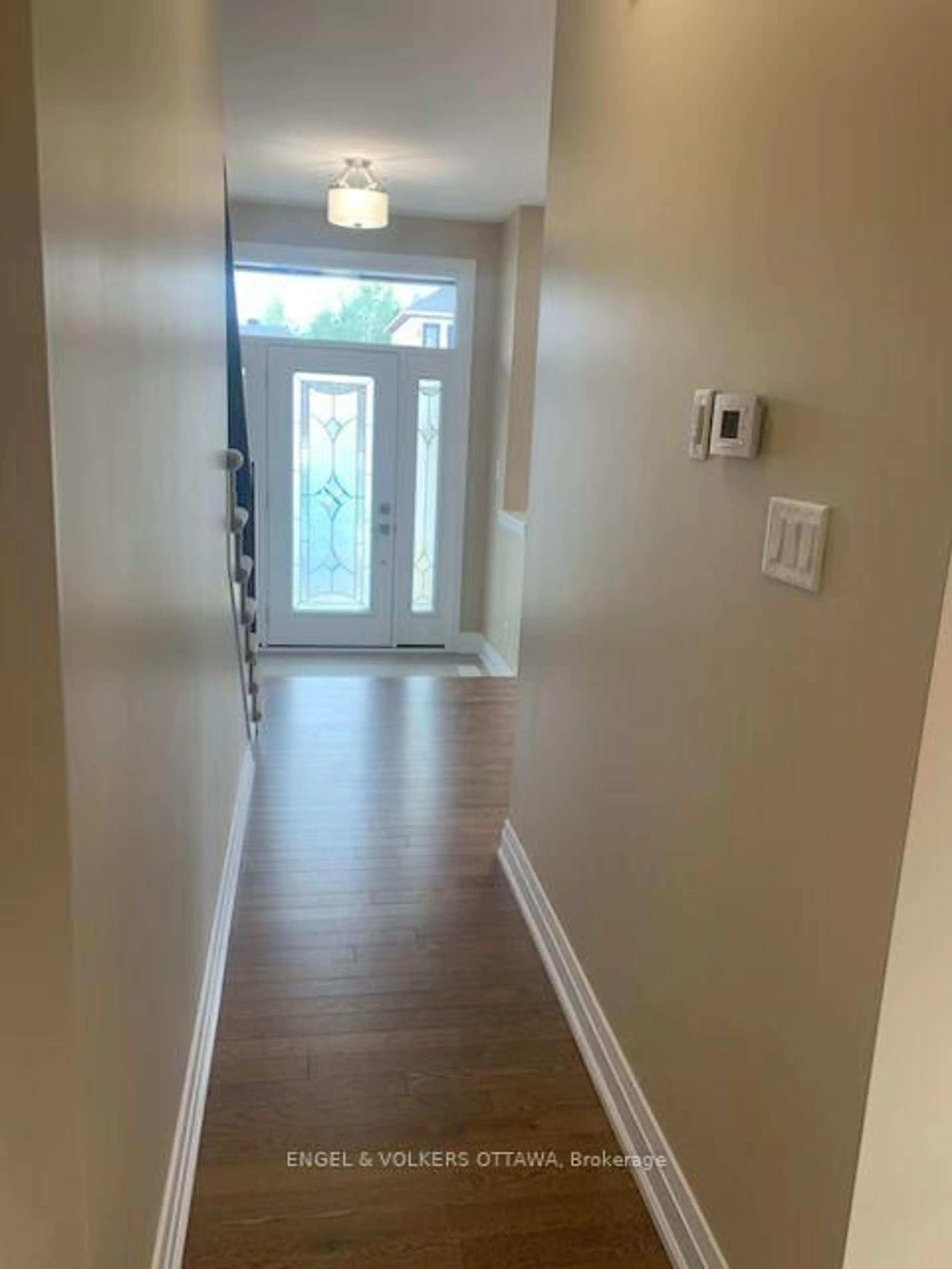 Indoor entryway for 661 Conservation St, Casselman Ontario K0A 1M0