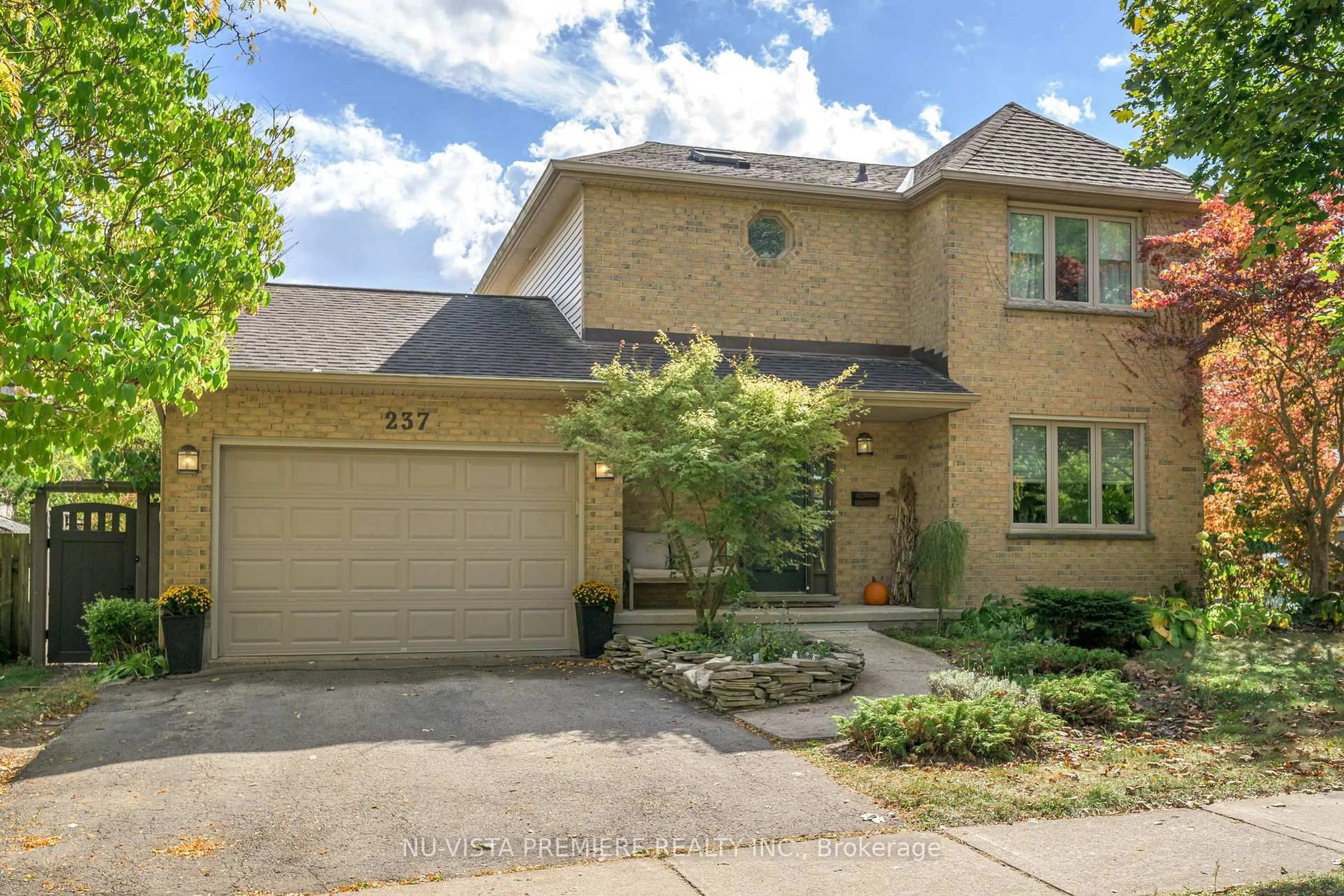 Home with brick exterior material, street for 237 Castlegrove Blvd, London North Ontario N6G 3Y7