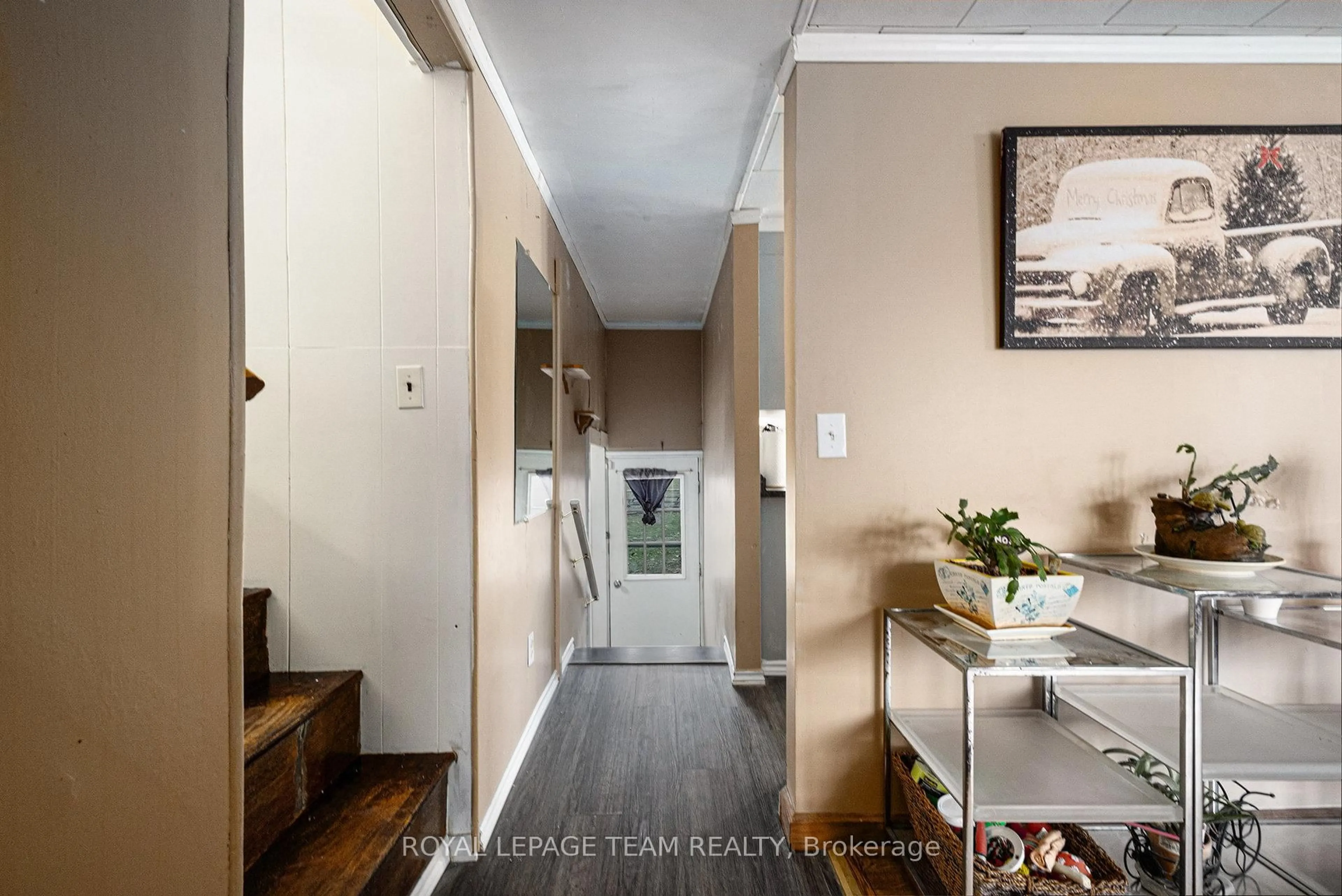 Indoor entryway for 88 Bay Rd, Rideau Lakes Ontario K0G 1L0