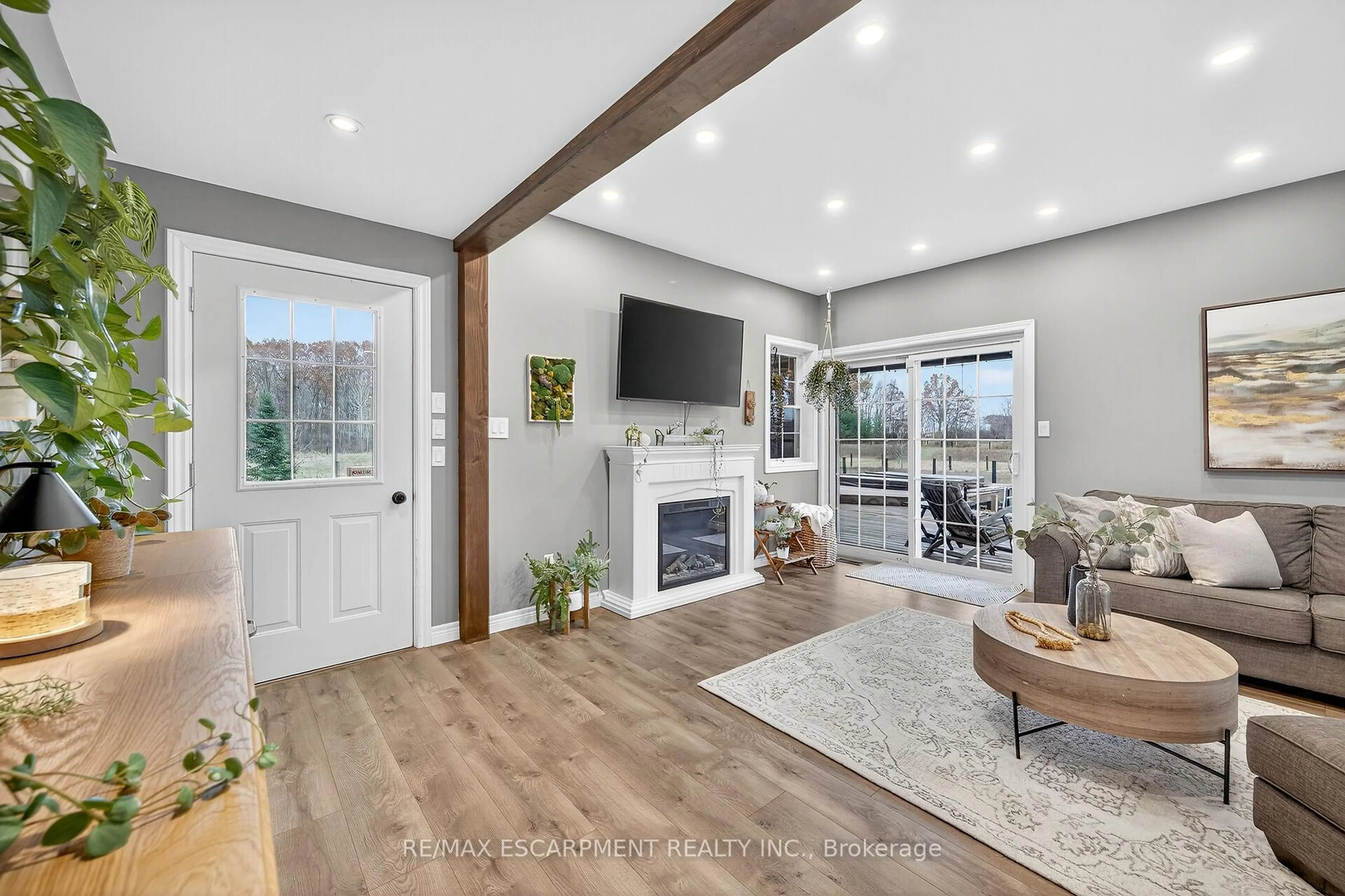 Unknown for 389 Junction Rd, Haldimand Ontario N0A 1C0