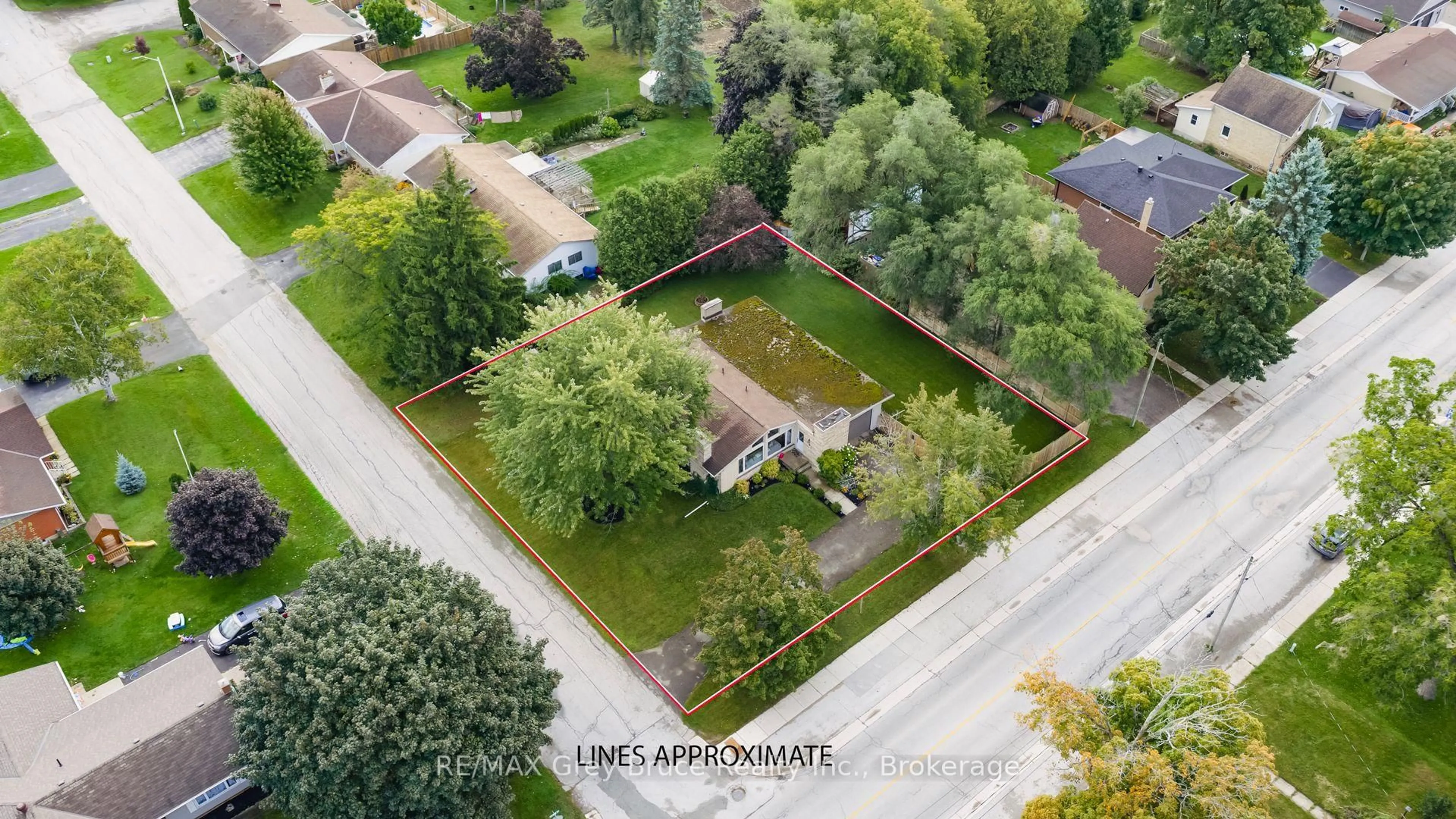 A pic from outside/outdoor area/front of a property/back of a property/a pic from drone, street for 161 1st Ave, Arran-Elderslie Ontario N0H 2N0