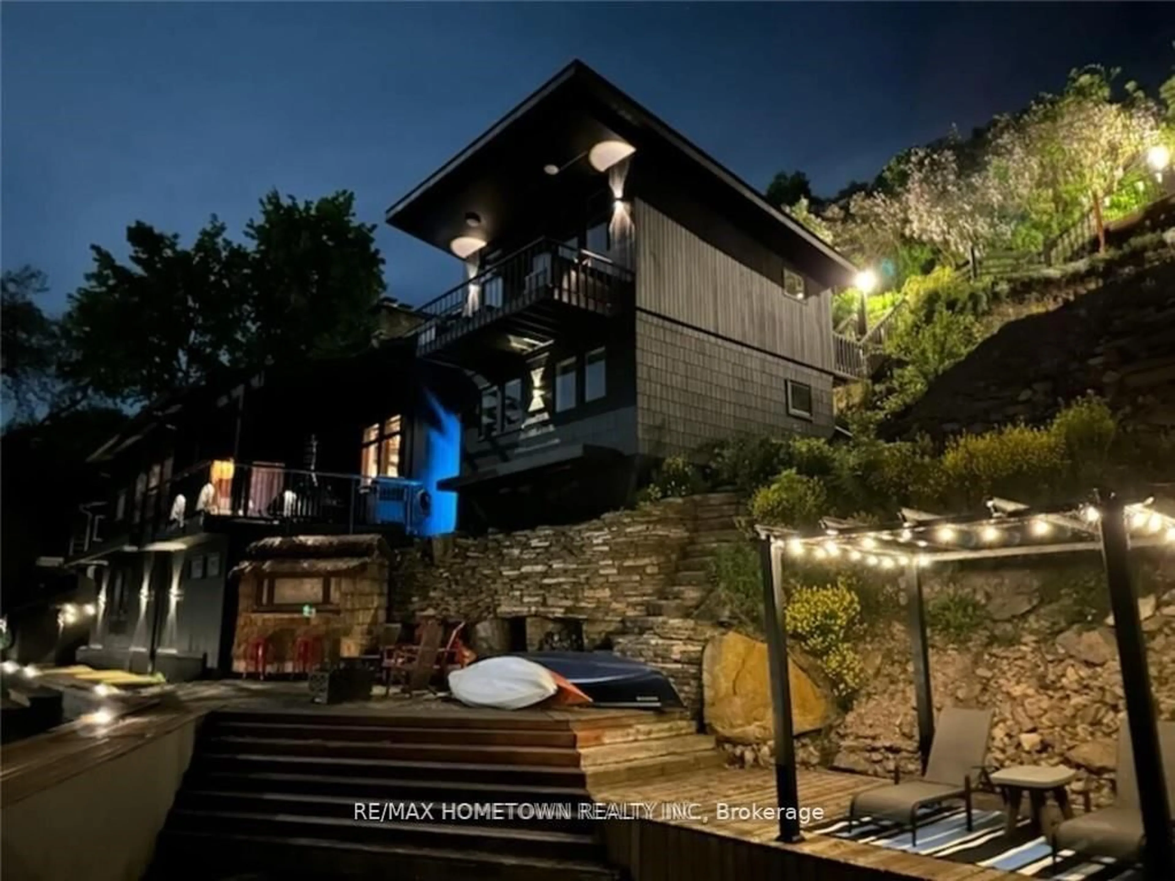 Patio, street for 205 Brockmere Cliff Rd, Elizabethtown-Kitley Ontario K6V 5T3