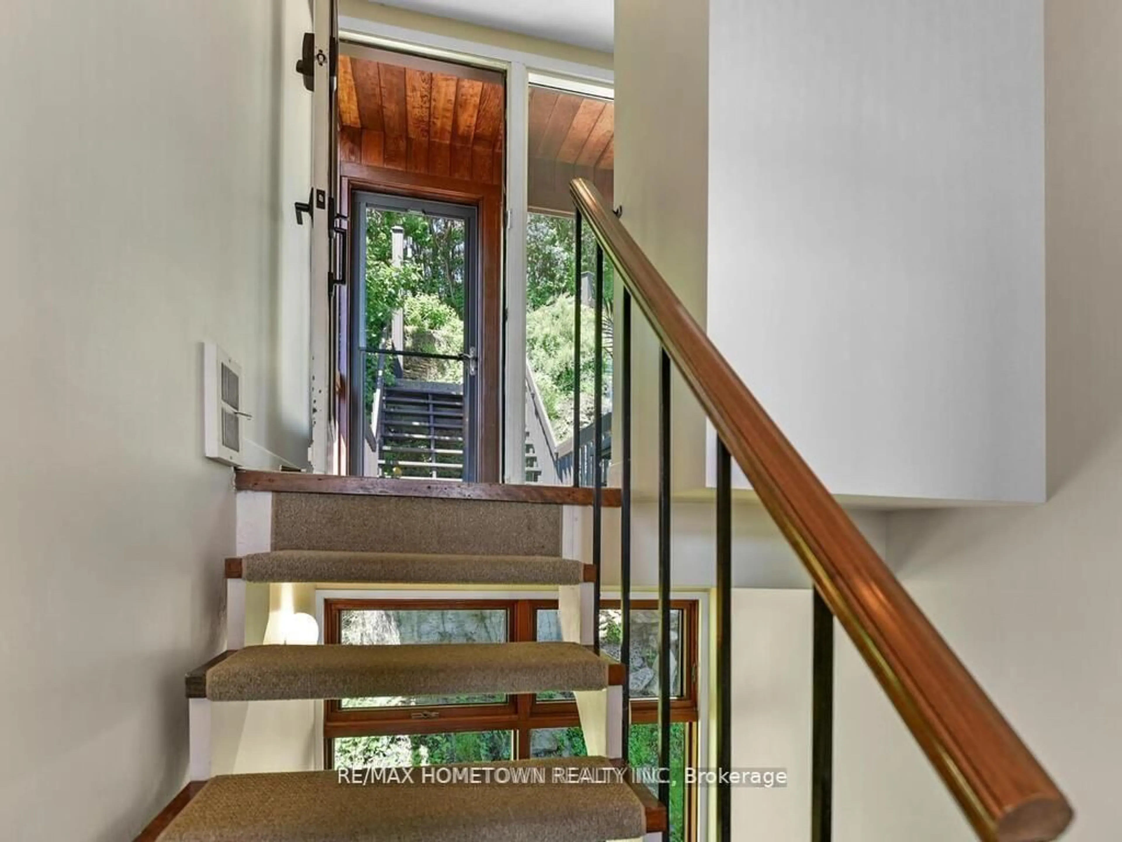 Stairs for 205 Brockmere Cliff Rd, Elizabethtown-Kitley Ontario K6V 5T3