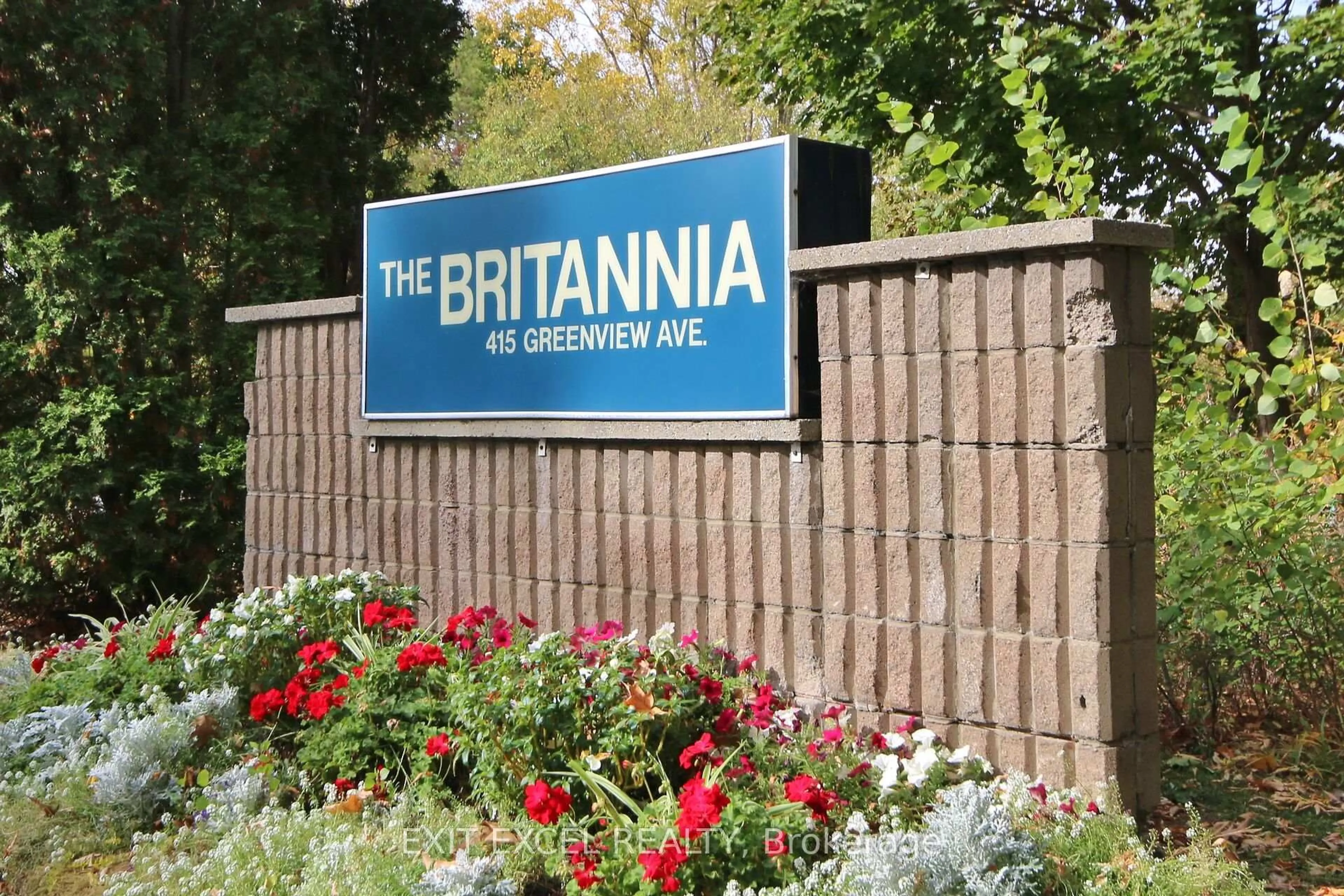 Patio, street for 415 Greenview Ave #1503, Ottawa Ontario K2B 8G5