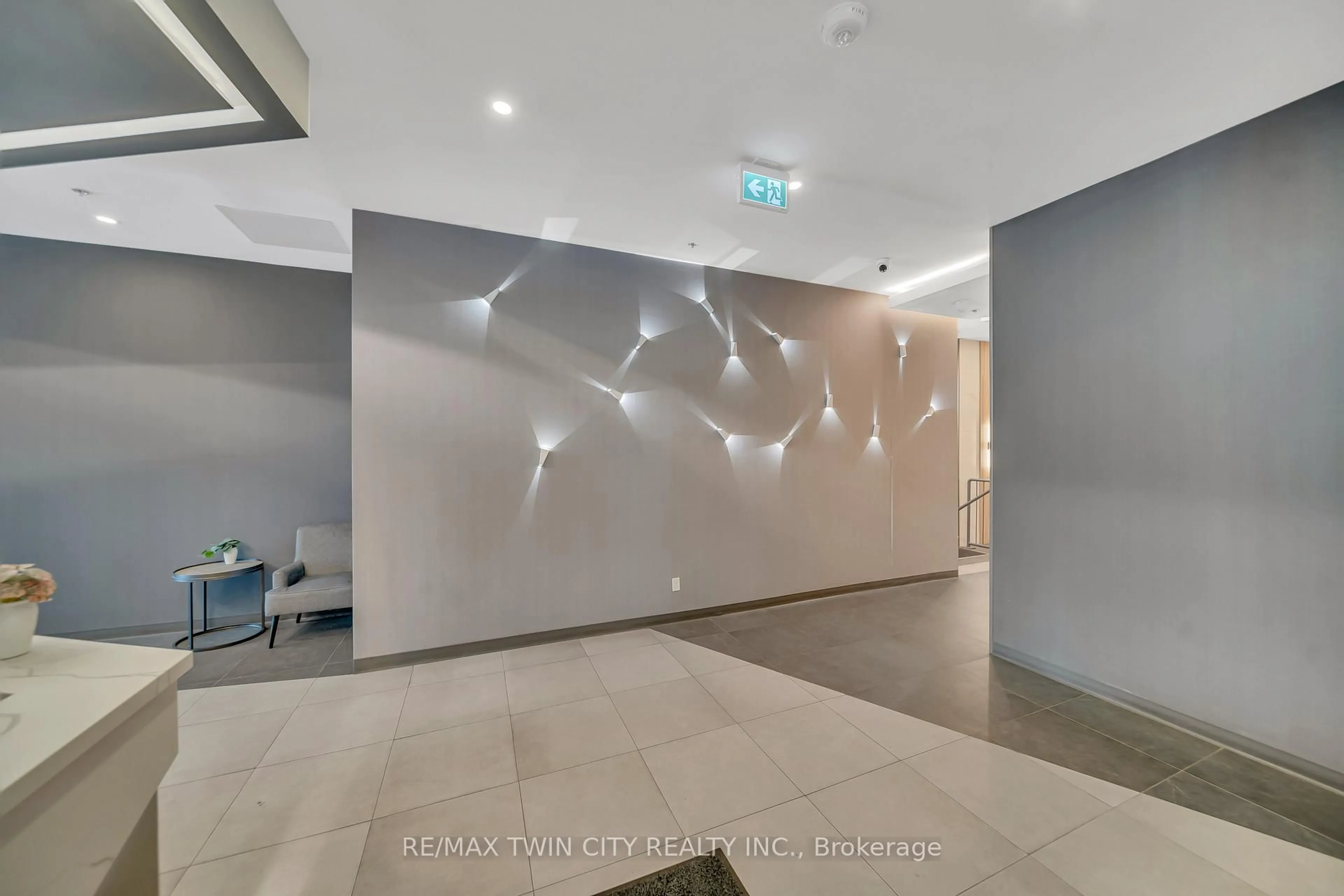 Indoor foyer for 60 Frederick St #2404, Kitchener Ontario N2H 0C7