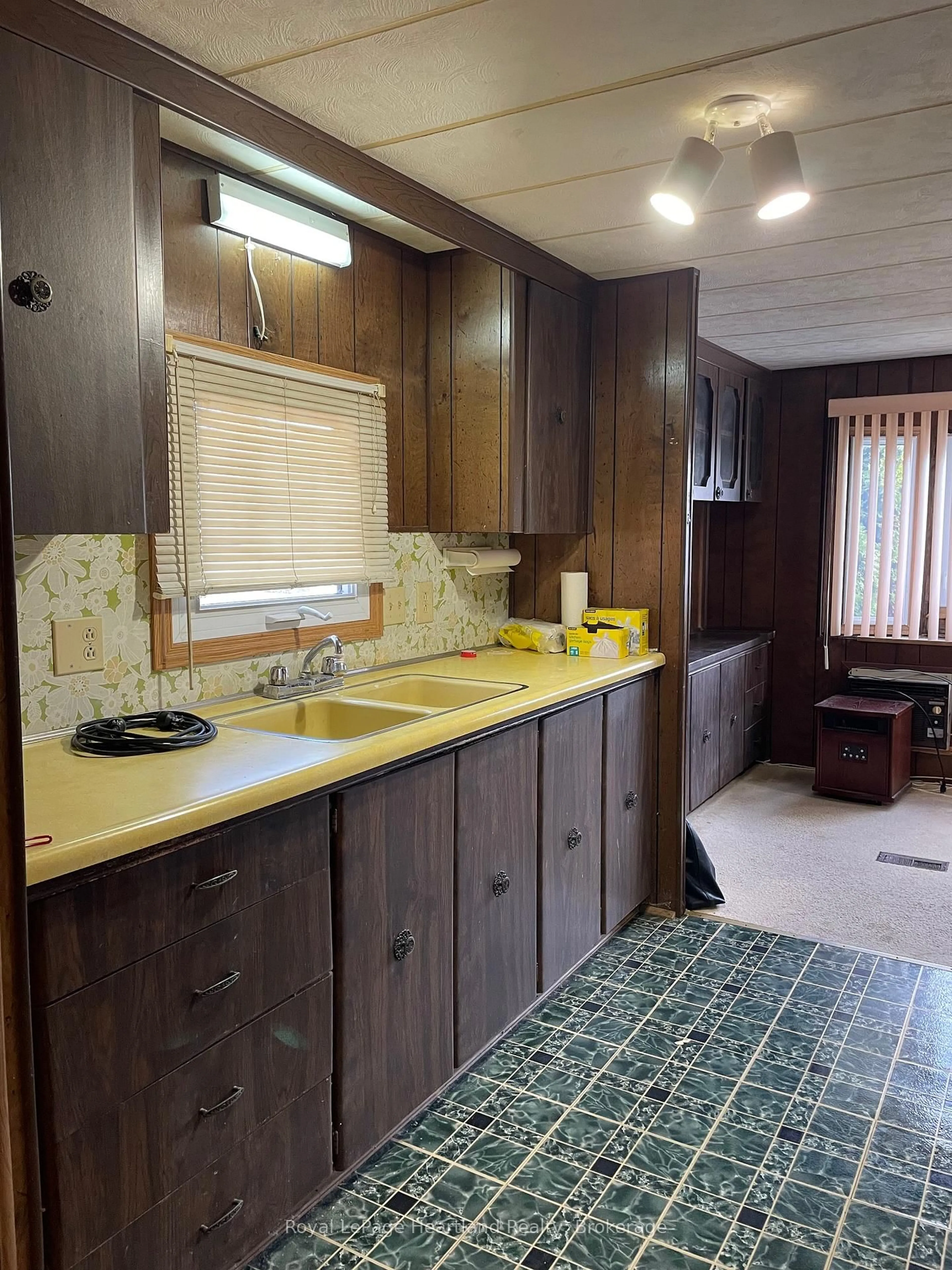 Standard kitchen, unknown for 45 Cherokee Lane, Ashfield-Colborne-Wawanosh Ontario N7A 3Y2