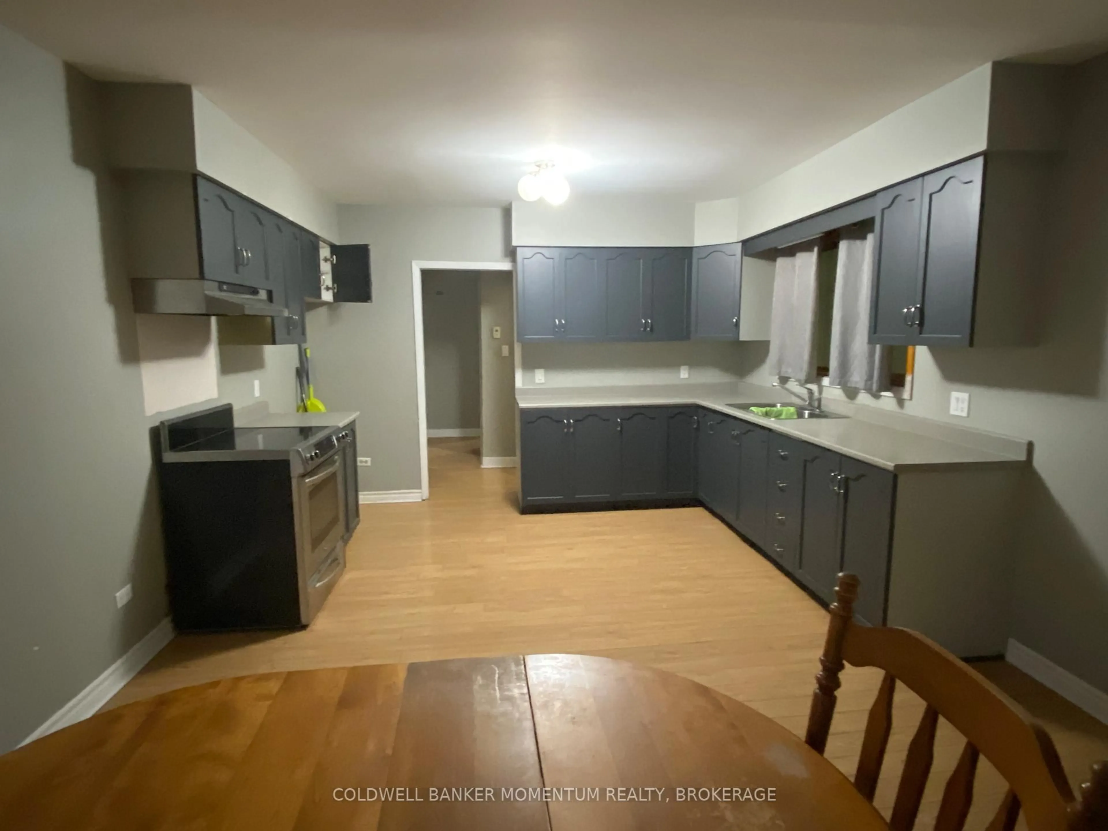 Standard kitchen, unknown for 110 Clarke St, Port Colborne Ontario L3K 2G3