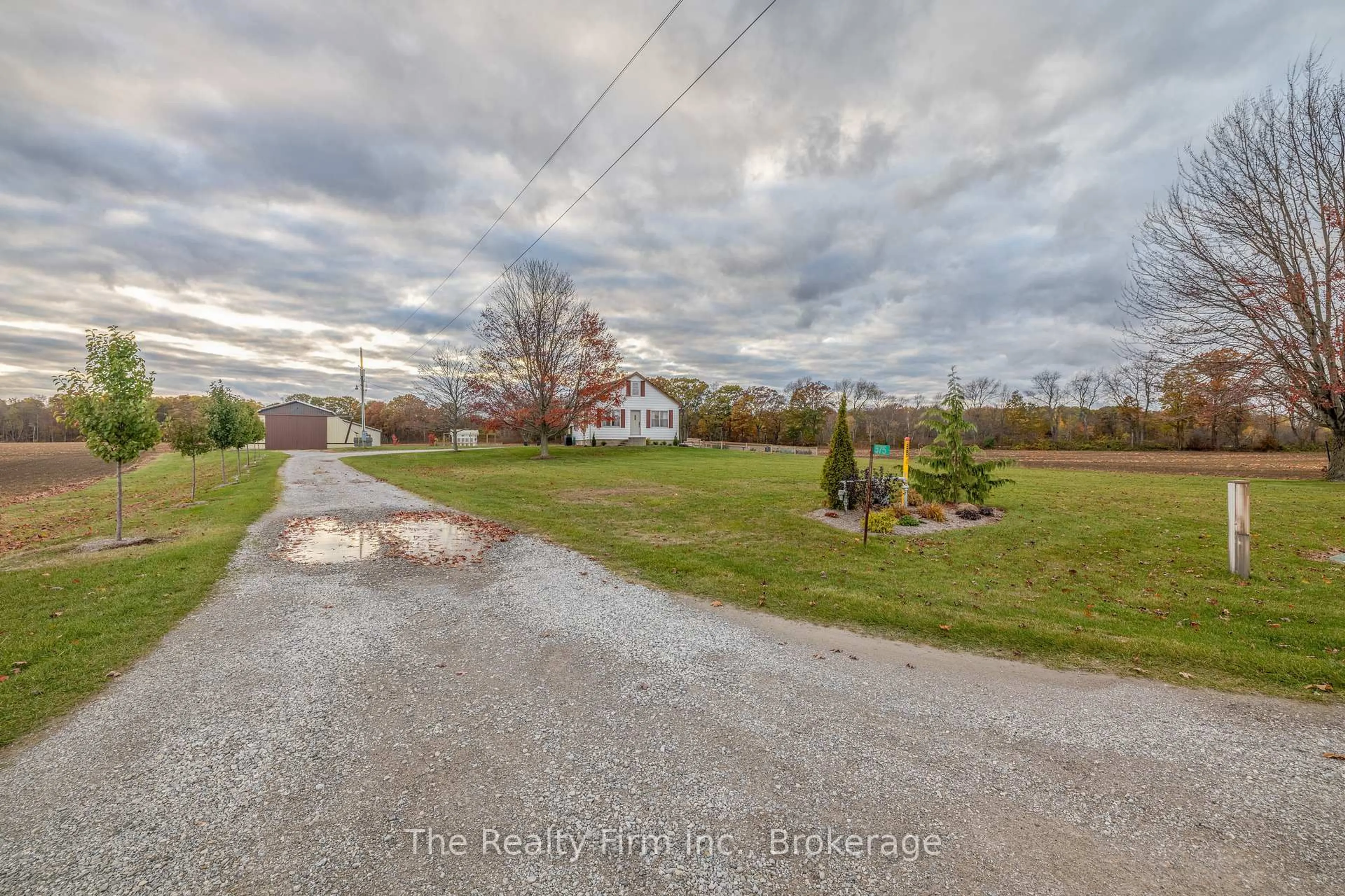 A pic from outside/outdoor area/front of a property/back of a property/a pic from drone, water/lake/river/ocean view for 575 Jackson Side Rd, Norfolk Ontario N0J 1E0