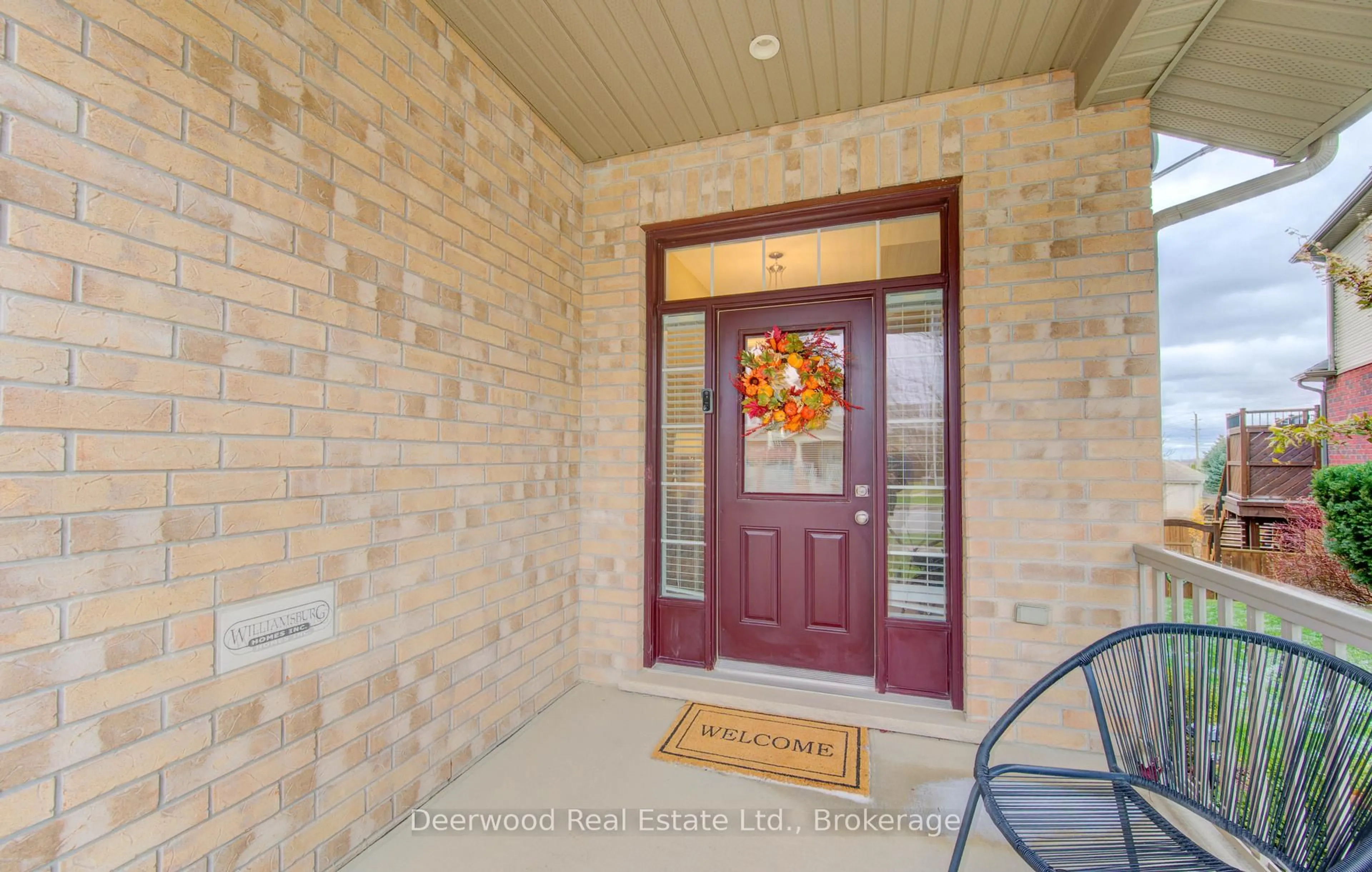 Indoor entryway for 601 Isaiah Cres, Kitchener Ontario N2E 0E6