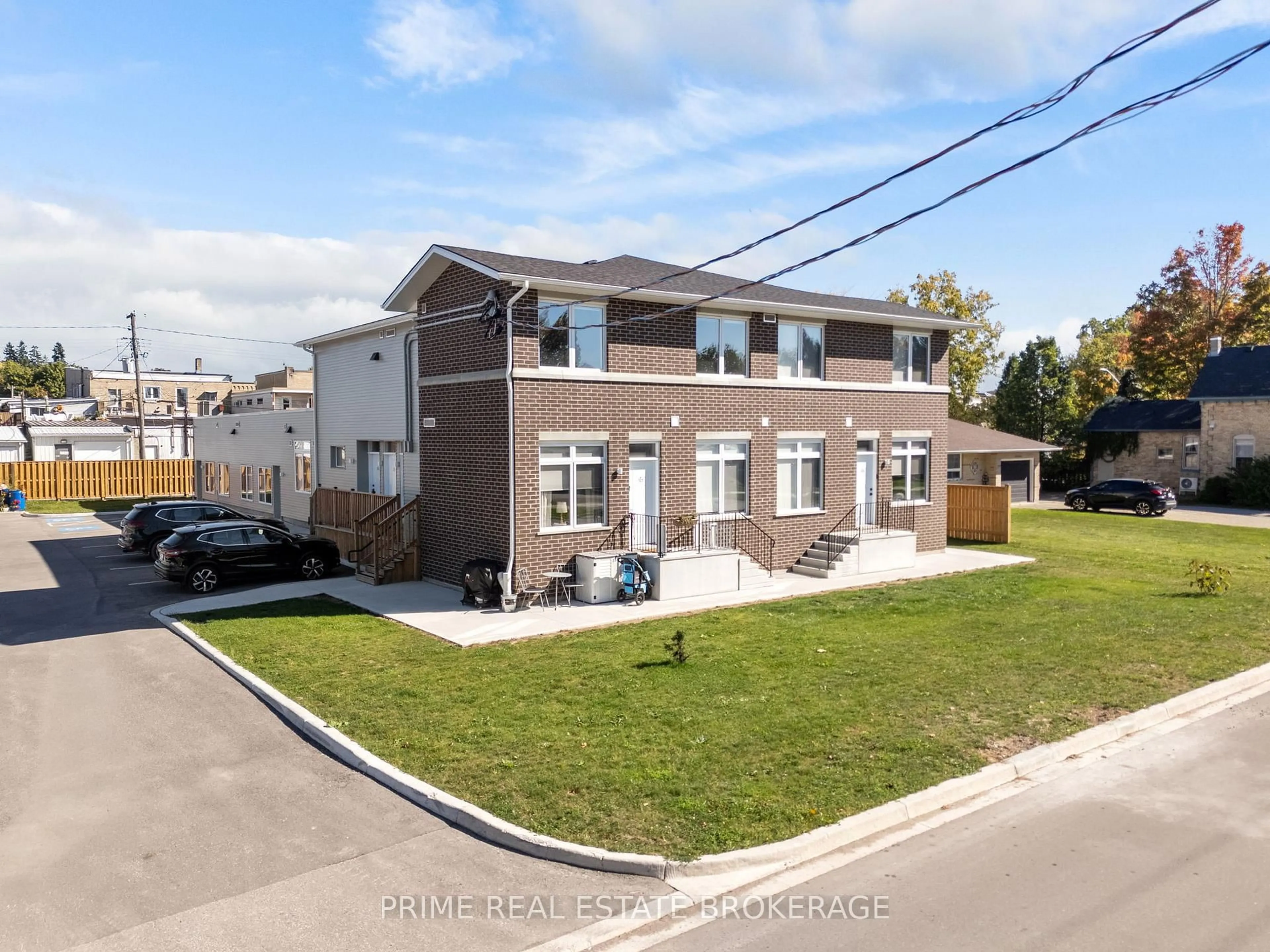 A pic from outside/outdoor area/front of a property/back of a property/a pic from drone, street for 370 William St, South Huron Ontario N0M 1S2