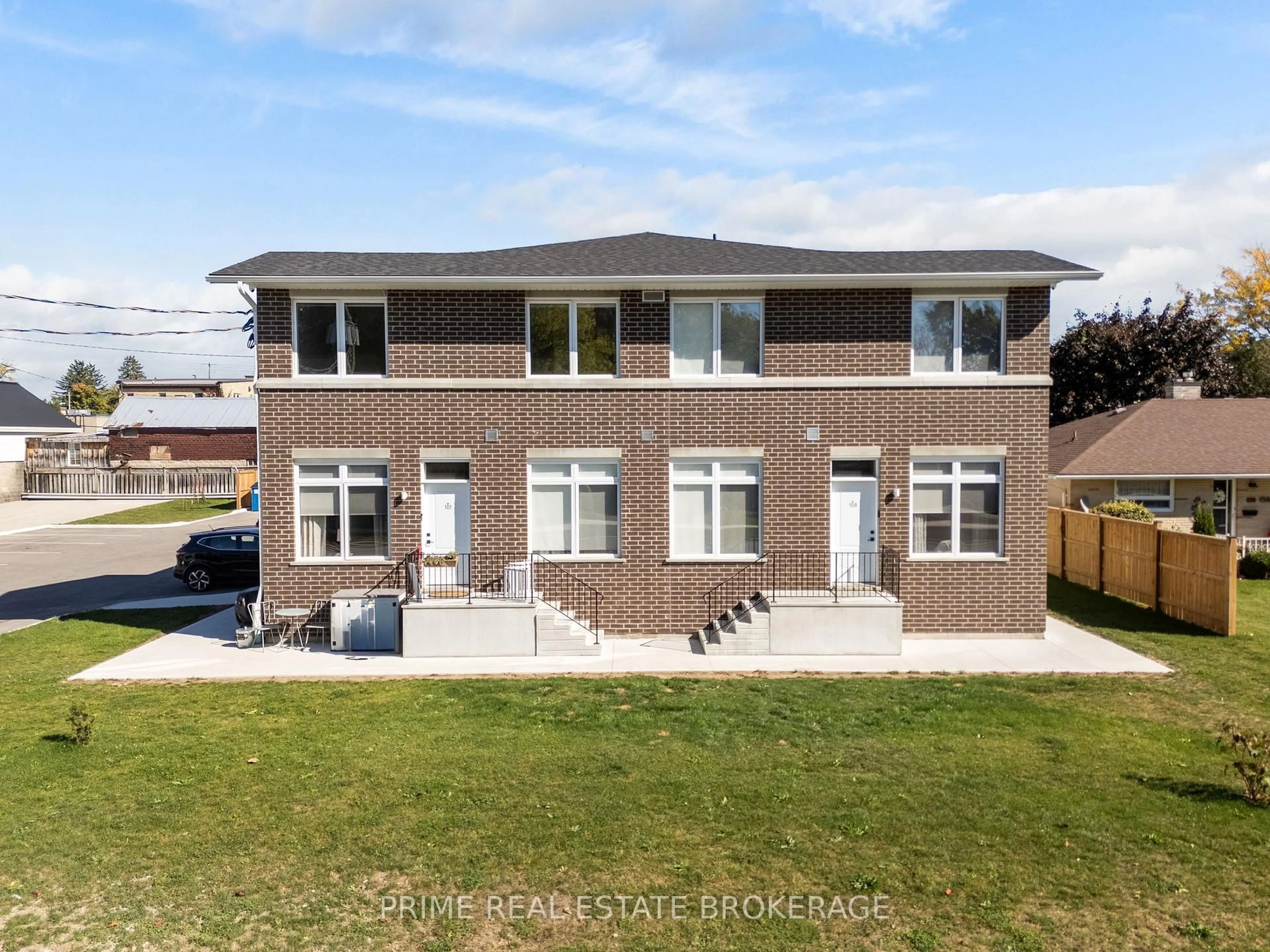 A pic from outside/outdoor area/front of a property/back of a property/a pic from drone, building for 370 William St, South Huron Ontario N0M 1S2