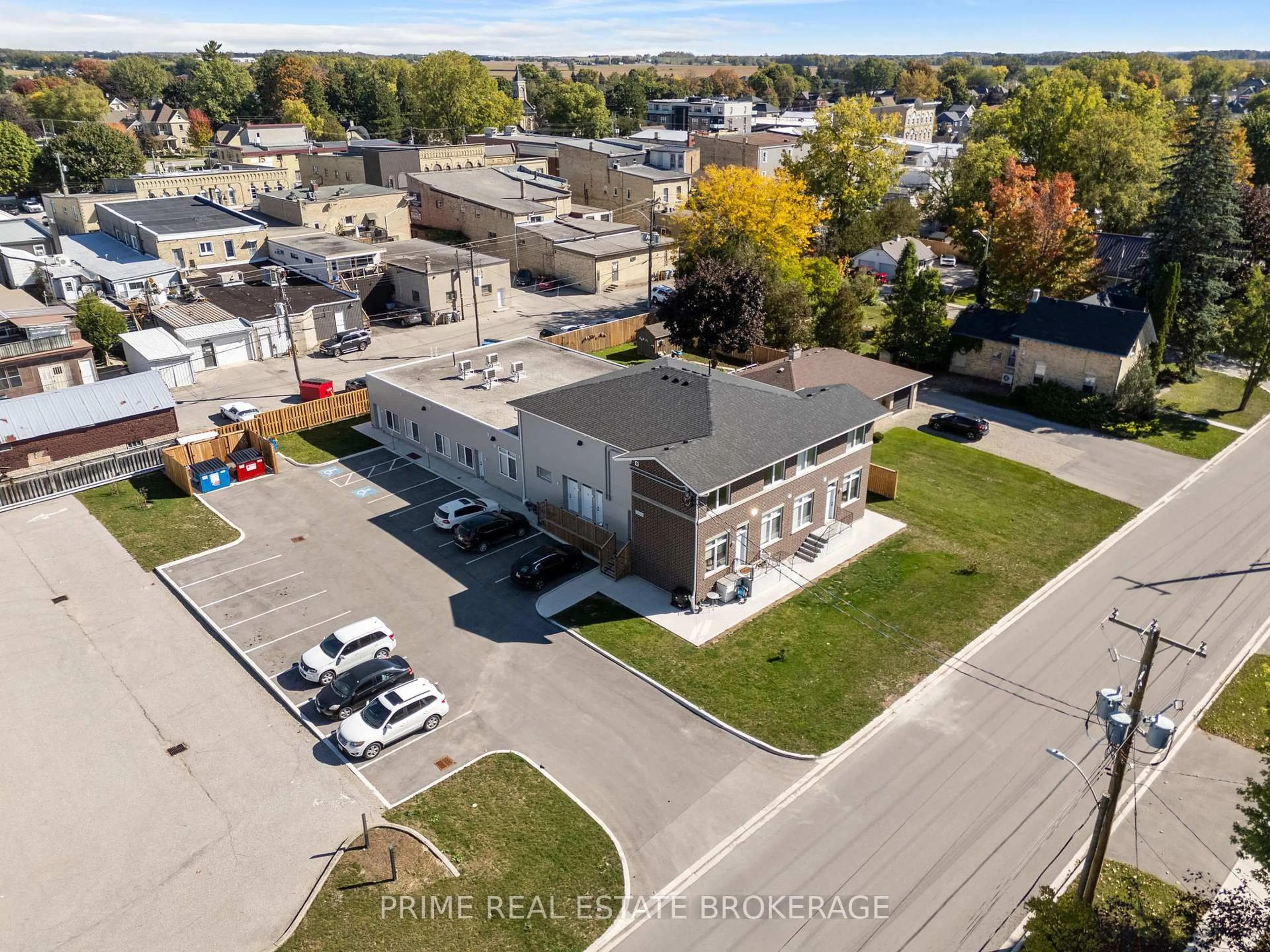 A pic from outside/outdoor area/front of a property/back of a property/a pic from drone, building for 370 William St, South Huron Ontario N0M 1S2