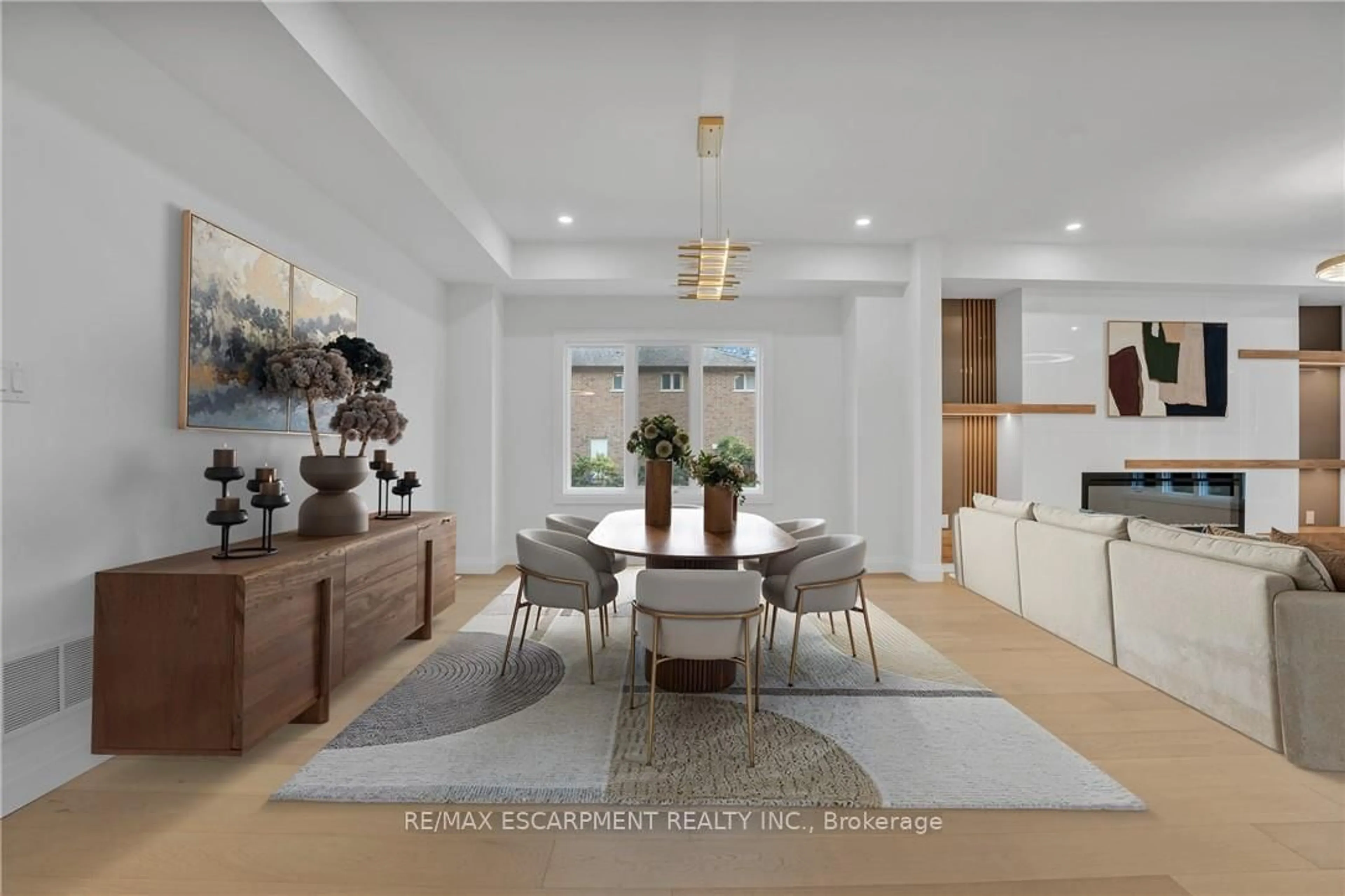 Dining room, ceramic/tile floor for 386 Southcote Rd, Hamilton Ontario L9G 2W3