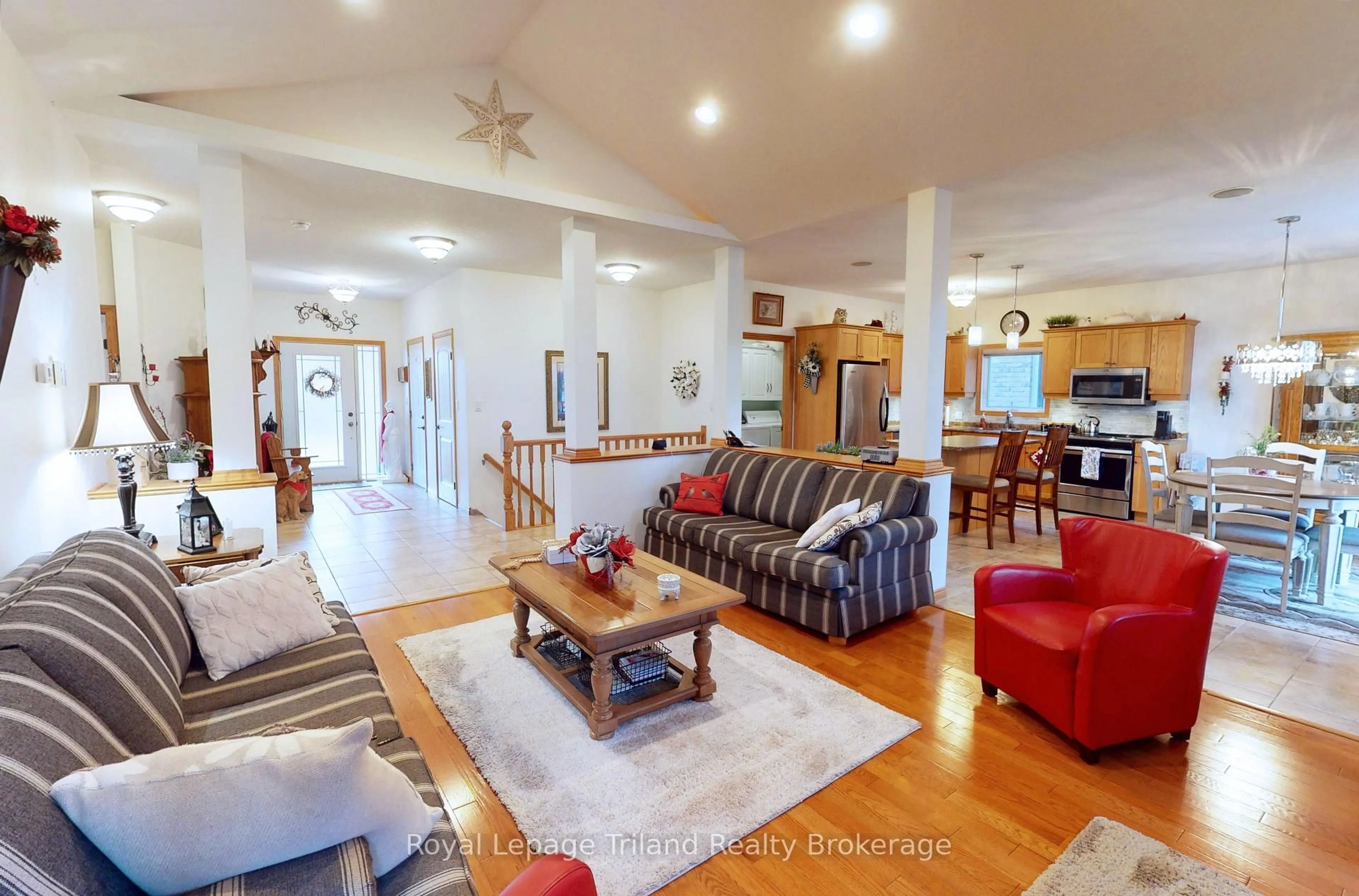 Living room with furniture, unknown for 123 Forestway Tr, Woodstock Ontario N4S 9A7