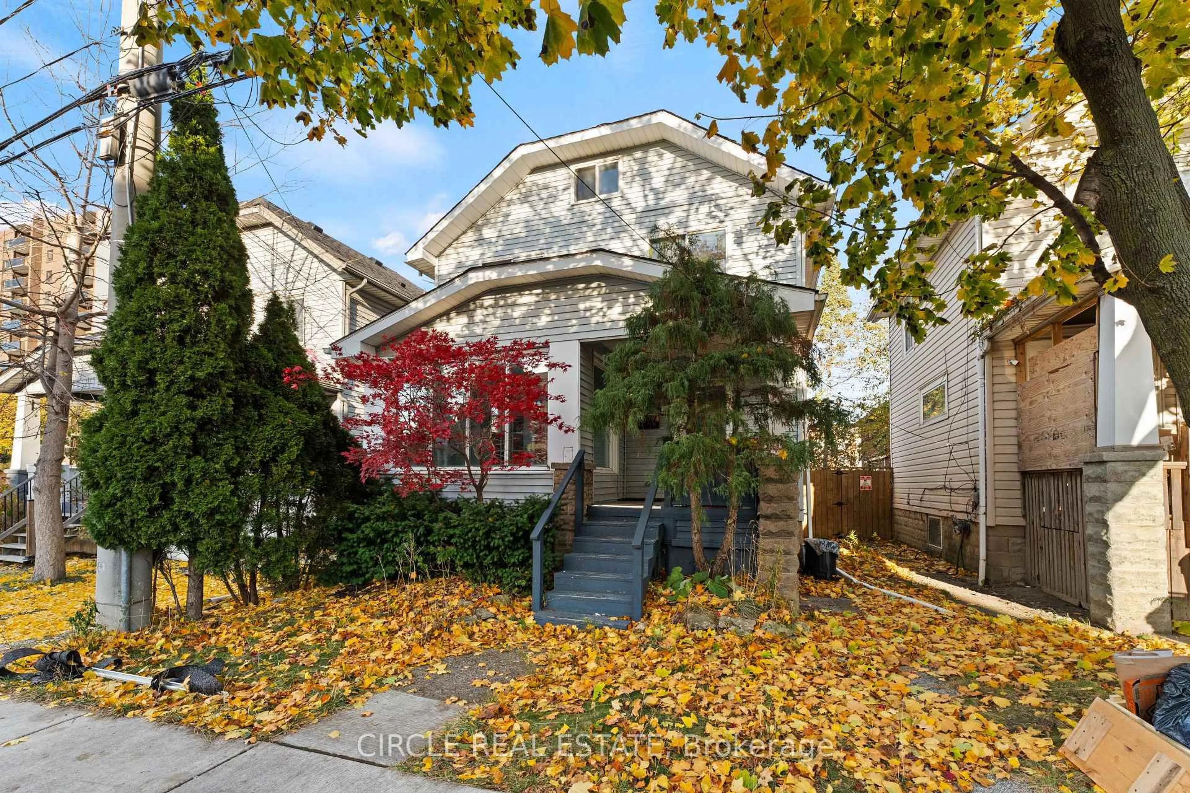 Unknown for 1374 Pelissier St, Windsor Ontario N8X 1M5